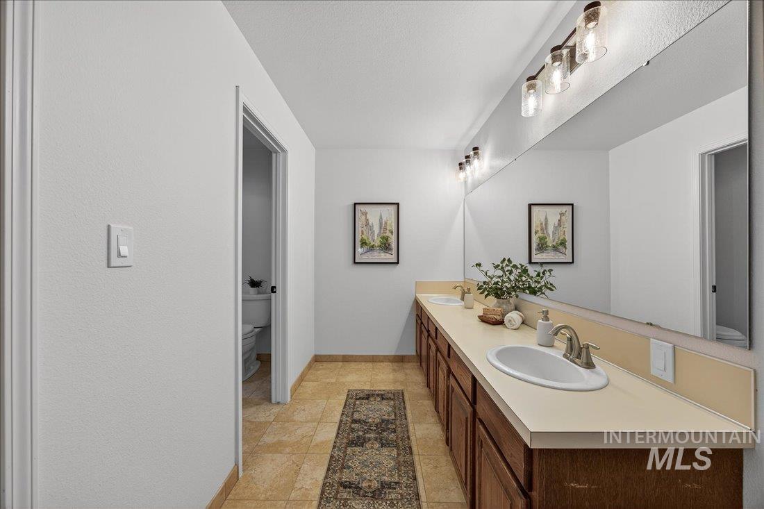 1549 E Lenz Lane, Boise, Idaho 83712, 3 Bedrooms, 2.5 Bathrooms, Residential For Sale, Price $750,000,MLS 98972420