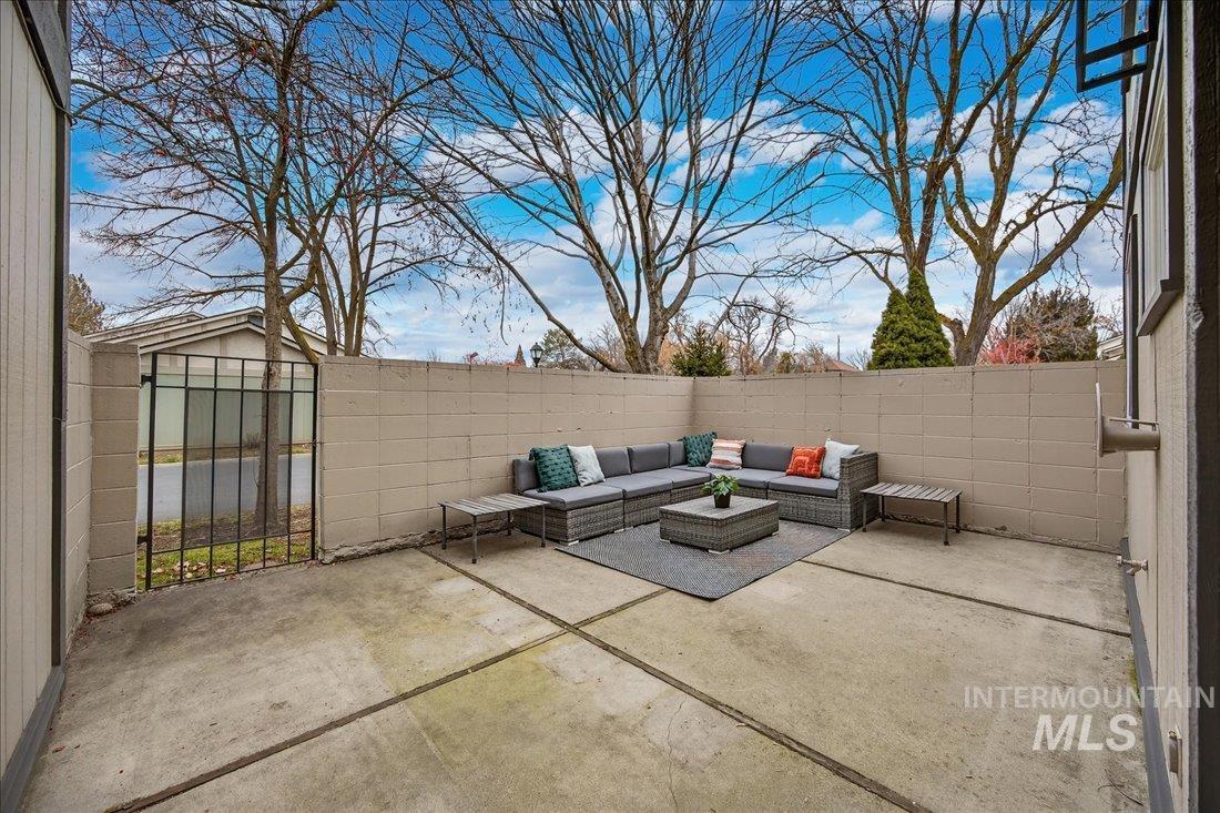 1549 E Lenz Lane, Boise, Idaho 83712, 3 Bedrooms, 2.5 Bathrooms, Residential For Sale, Price $750,000,MLS 98972420