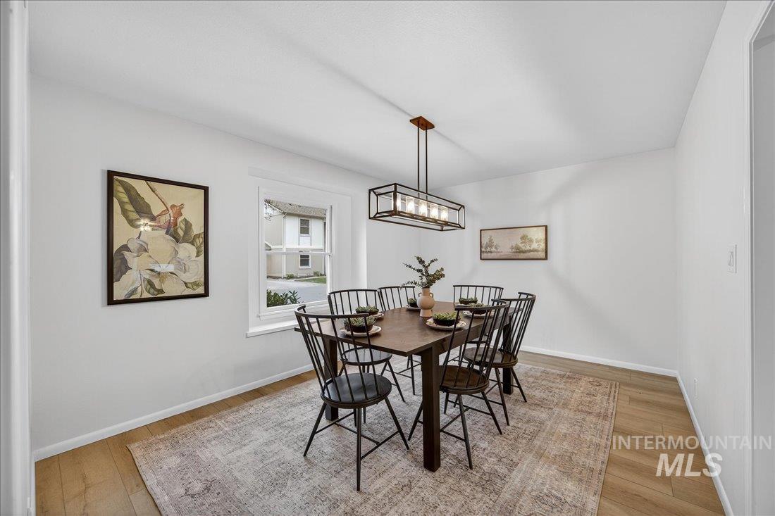 1549 E Lenz Lane, Boise, Idaho 83712, 3 Bedrooms, 2.5 Bathrooms, Residential For Sale, Price $799,900,MLS 98972420