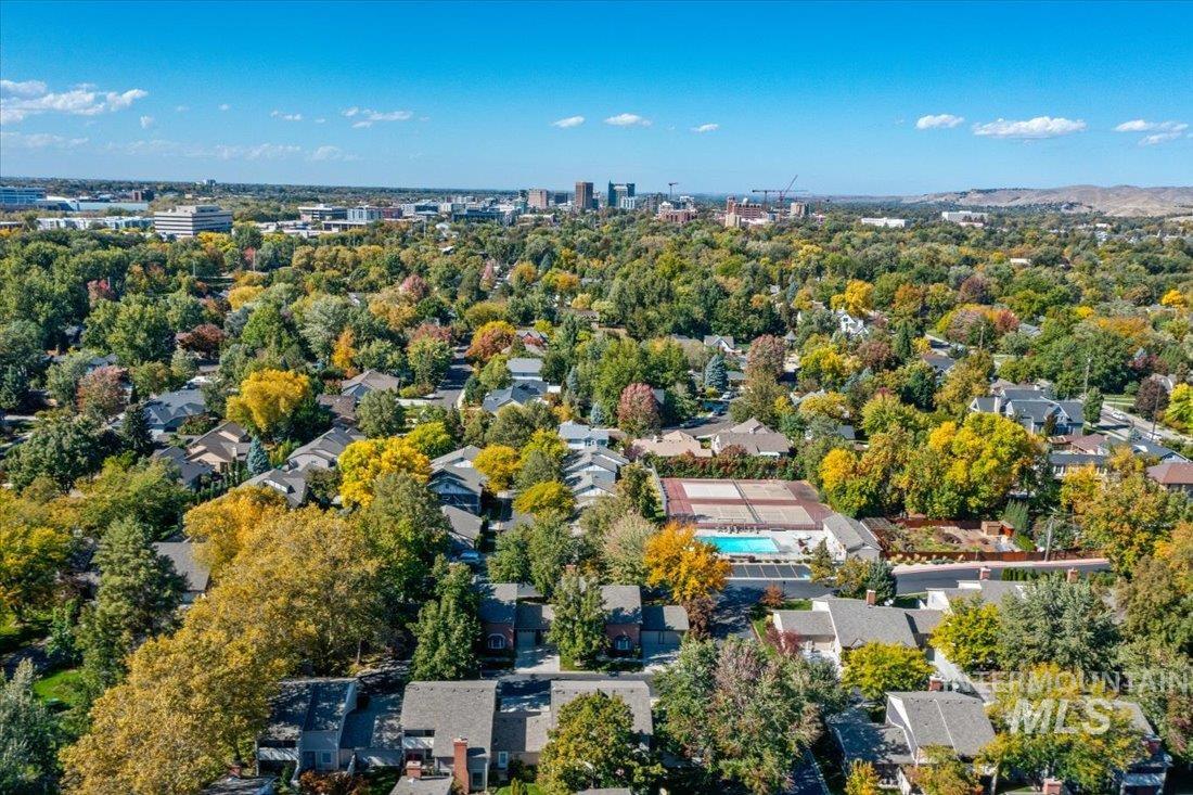 1549 E Lenz Lane, Boise, Idaho 83712, 3 Bedrooms, 2.5 Bathrooms, Residential For Sale, Price $750,000,MLS 98972420