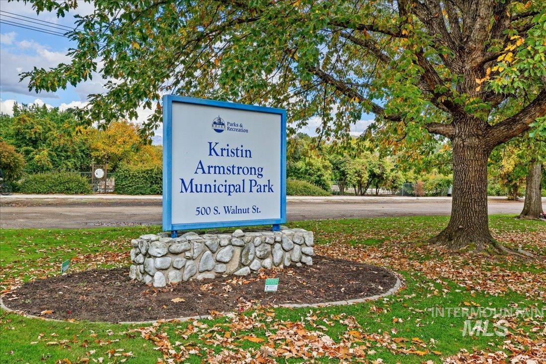 1549 E Lenz Lane, Boise, Idaho 83712, 3 Bedrooms, 2.5 Bathrooms, Residential For Sale, Price $799,900,MLS 98972420