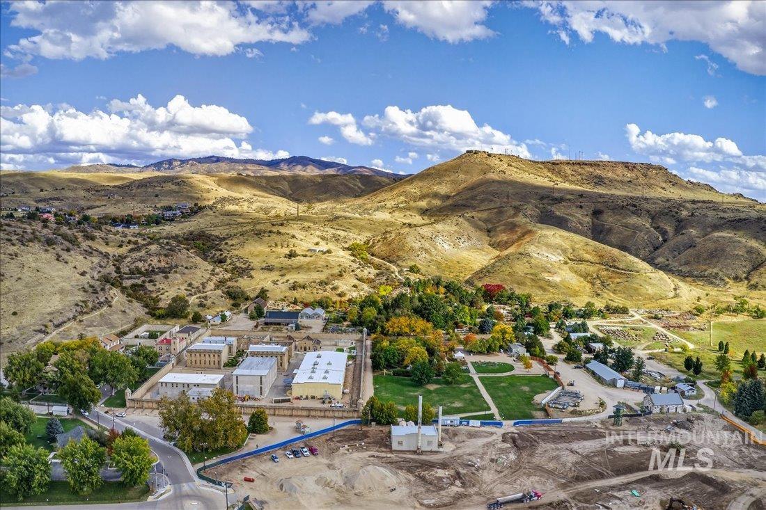 1549 E Lenz Lane, Boise, Idaho 83712, 3 Bedrooms, 2.5 Bathrooms, Residential For Sale, Price $750,000,MLS 98972420