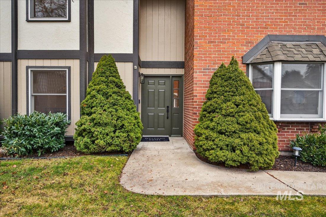 1549 E Lenz Lane, Boise, Idaho 83712, 3 Bedrooms, 2.5 Bathrooms, Residential For Sale, Price $799,900,MLS 98972420