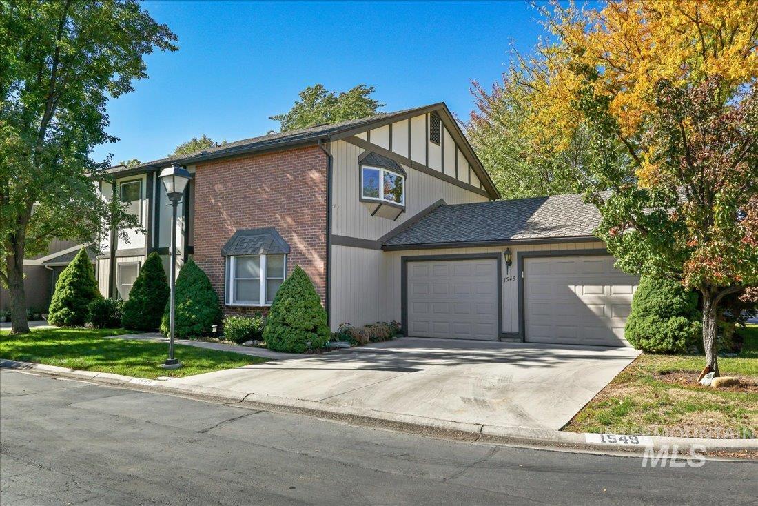 1549 E Lenz Lane, Boise, Idaho 83712, 3 Bedrooms, 2.5 Bathrooms, Residential For Sale, Price $799,900,MLS 98972420