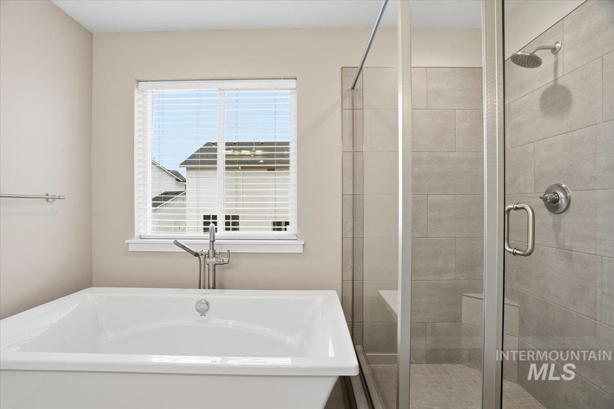 2311 N Silver Wolf Pl, Star, Idaho 83669, 4 Bedrooms, 2.5 Bathrooms, Residential For Sale, Price $649,990,MLS 98972421