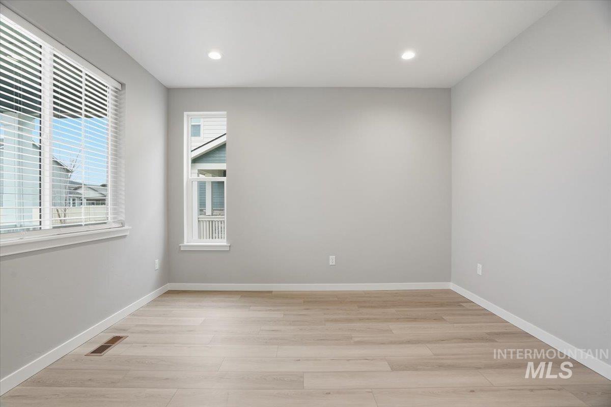 2311 N Silver Wolf Pl, Star, Idaho 83669, 4 Bedrooms, 2.5 Bathrooms, Residential For Sale, Price $649,990,MLS 98972421