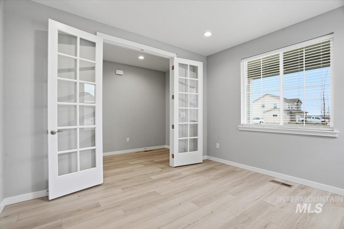 2311 N Silver Wolf Pl, Star, Idaho 83669, 4 Bedrooms, 2.5 Bathrooms, Residential For Sale, Price $649,990,MLS 98972421