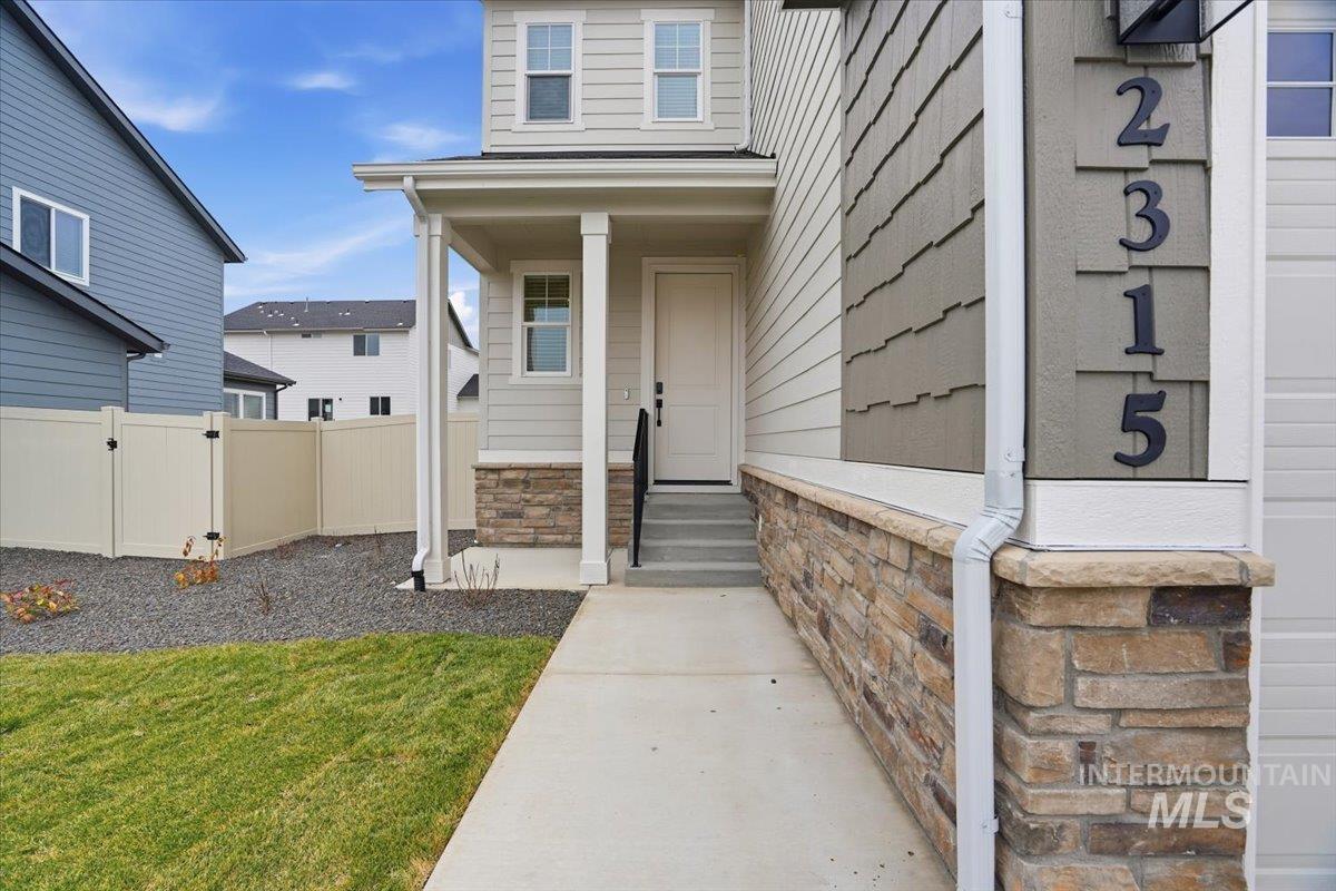 2315 N Silver Wolf Pl, Star, Idaho 83669, 5 Bedrooms, 4 Bathrooms, Residential For Sale, Price $679,990,MLS 98972425