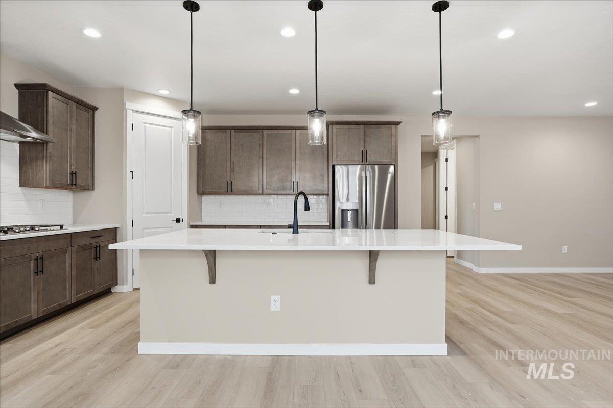 2315 N Silver Wolf Pl, Star, Idaho 83669, 5 Bedrooms, 4 Bathrooms, Residential For Sale, Price $679,990,MLS 98972425