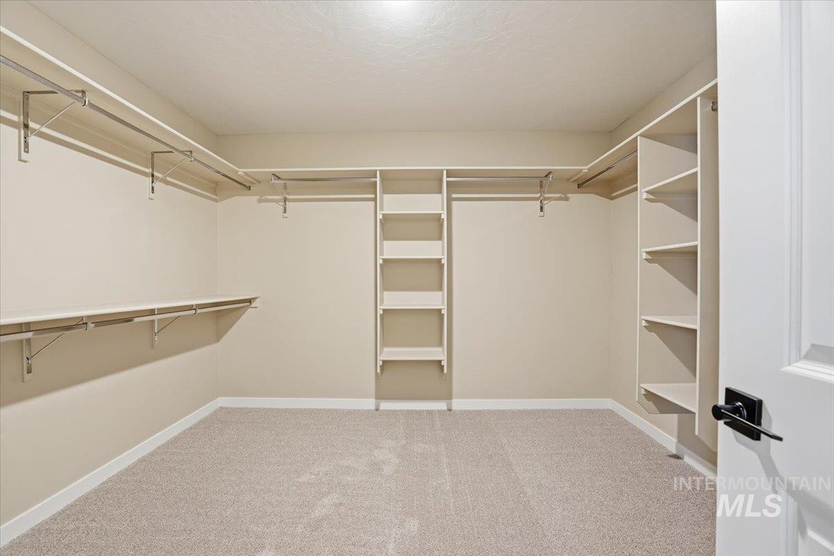 2315 N Silver Wolf Pl, Star, Idaho 83669, 5 Bedrooms, 4 Bathrooms, Residential For Sale, Price $679,990,MLS 98972425