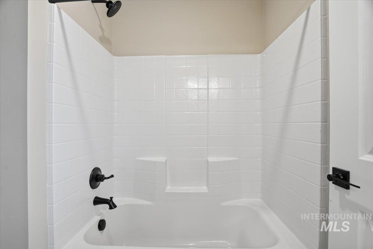 2315 N Silver Wolf Pl, Star, Idaho 83669, 5 Bedrooms, 4 Bathrooms, Residential For Sale, Price $679,990,MLS 98972425