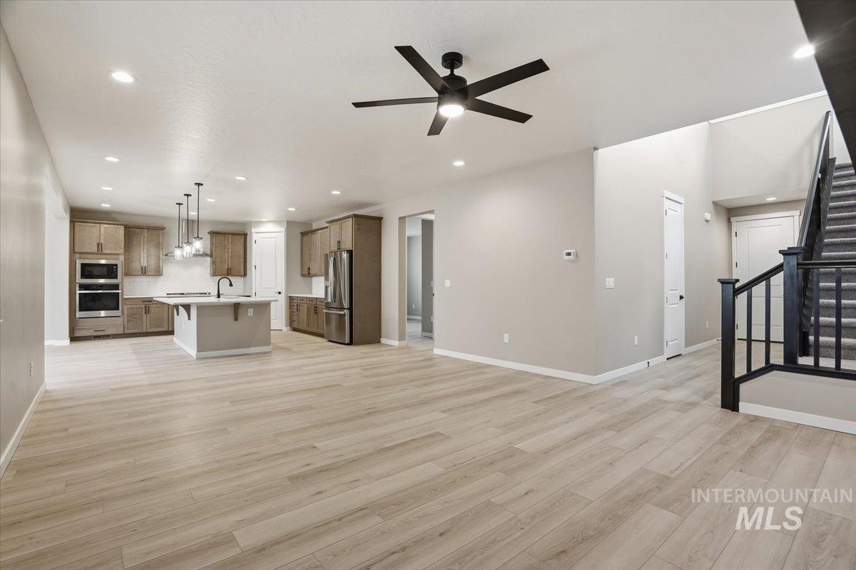 2315 N Silver Wolf Pl, Star, Idaho 83669, 5 Bedrooms, 4 Bathrooms, Residential For Sale, Price $679,990,MLS 98972425