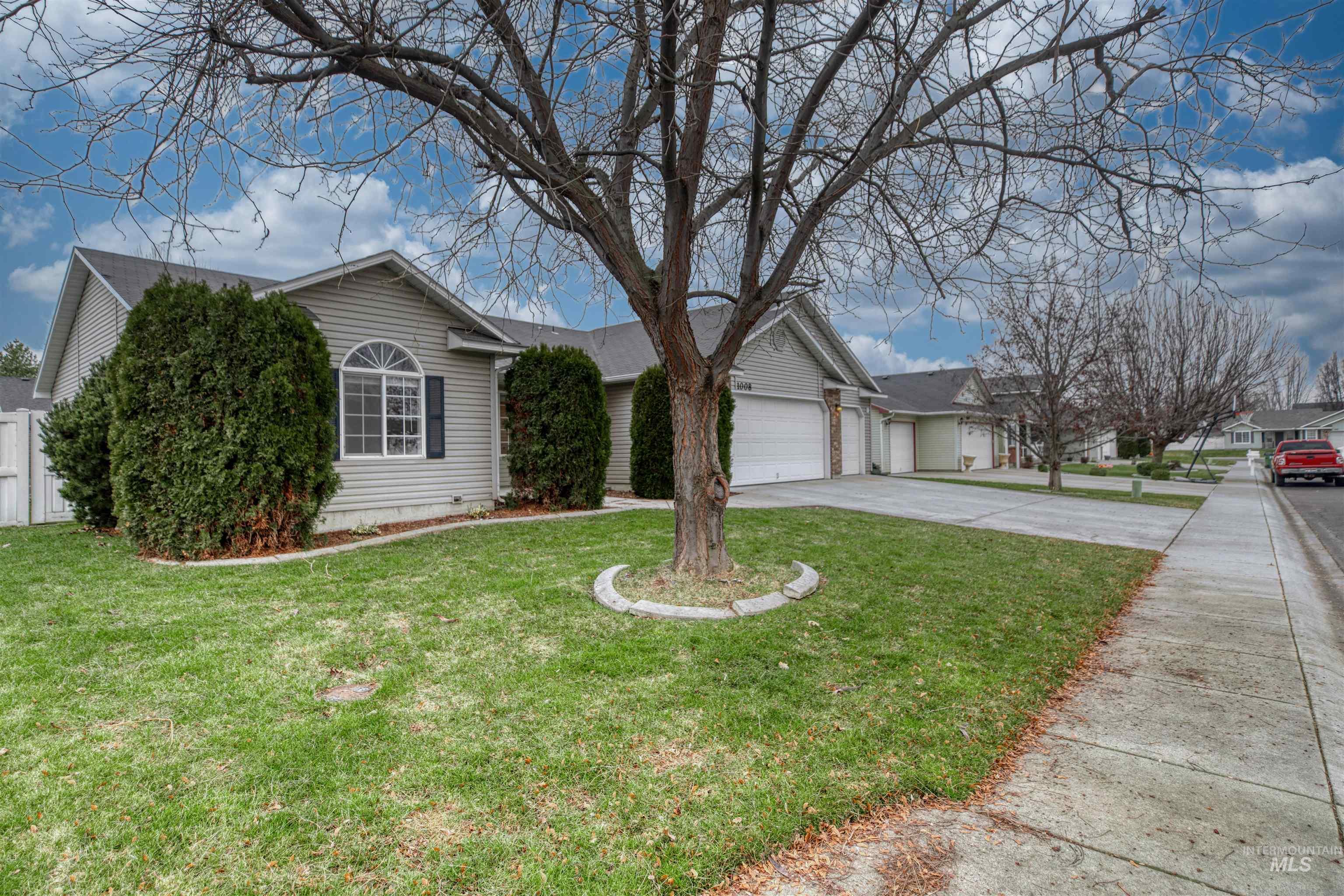 1008 Pintail St, Fruitland, Idaho 83619, 3 Bedrooms, 2 Bathrooms, Residential For Sale, Price $374,900,MLS 98972427