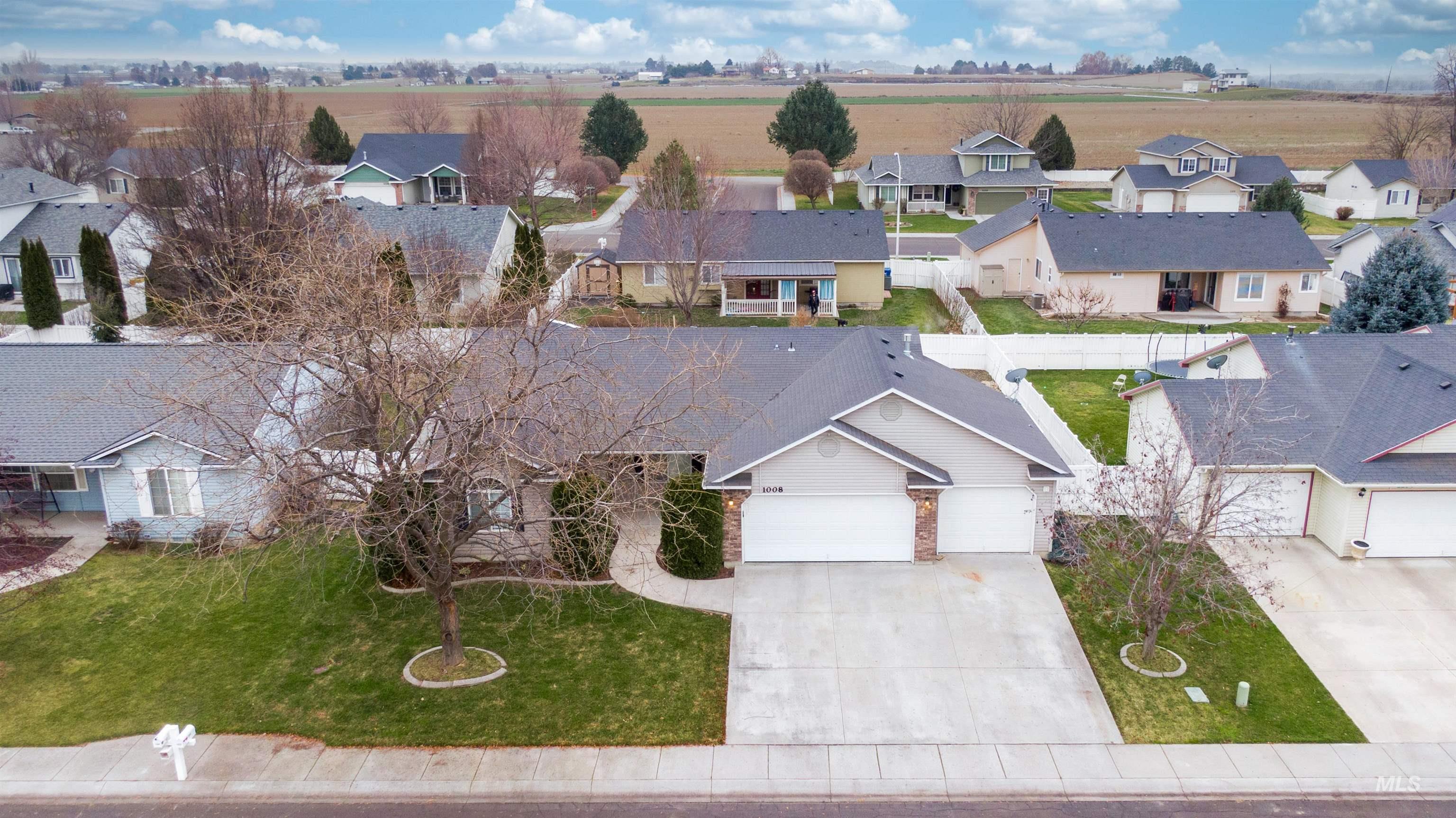 1008 Pintail St, Fruitland, Idaho 83619, 3 Bedrooms, 2 Bathrooms, Residential For Sale, Price $374,900,MLS 98972427