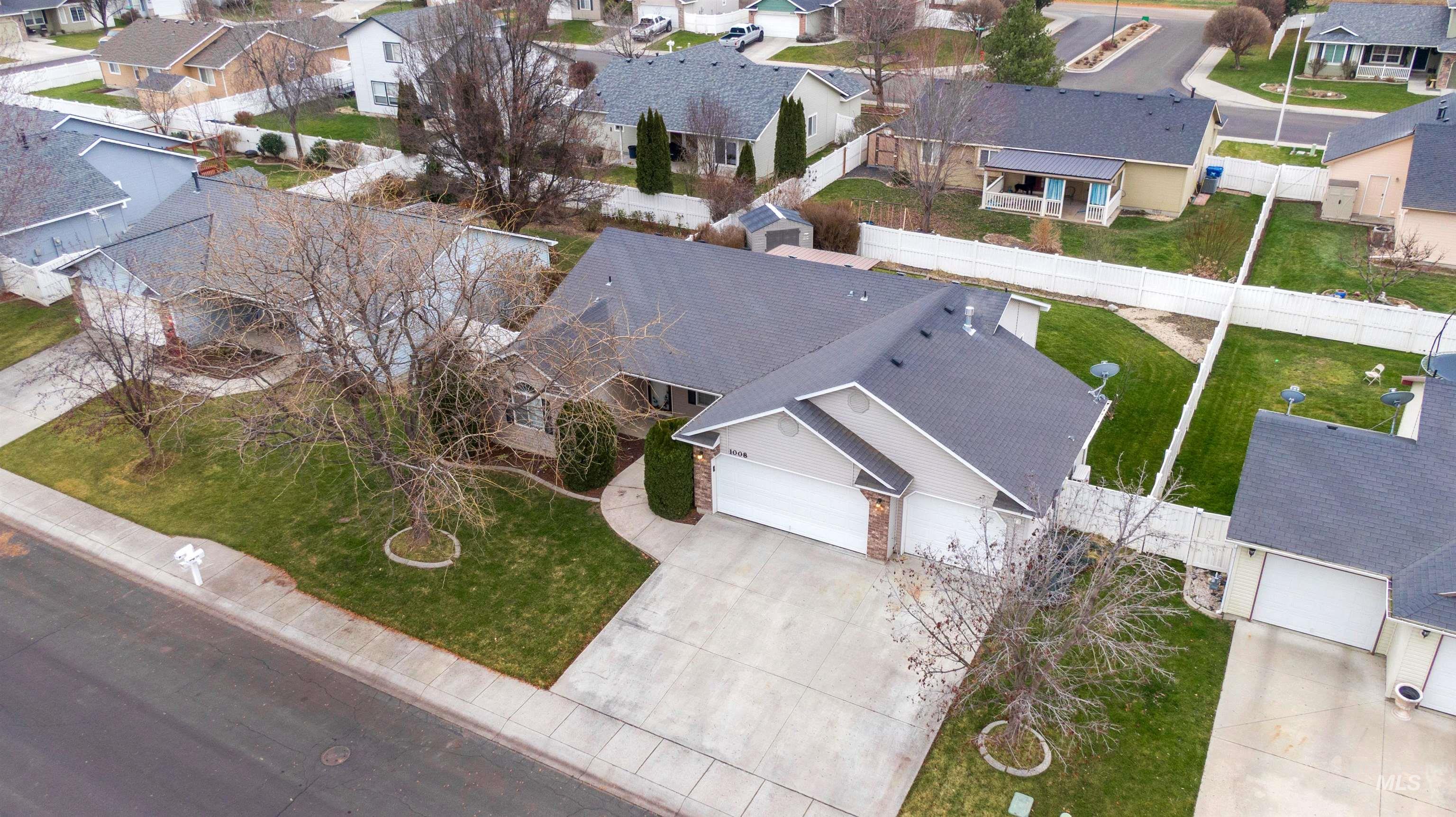 1008 Pintail St, Fruitland, Idaho 83619, 3 Bedrooms, 2 Bathrooms, Residential For Sale, Price $374,900,MLS 98972427