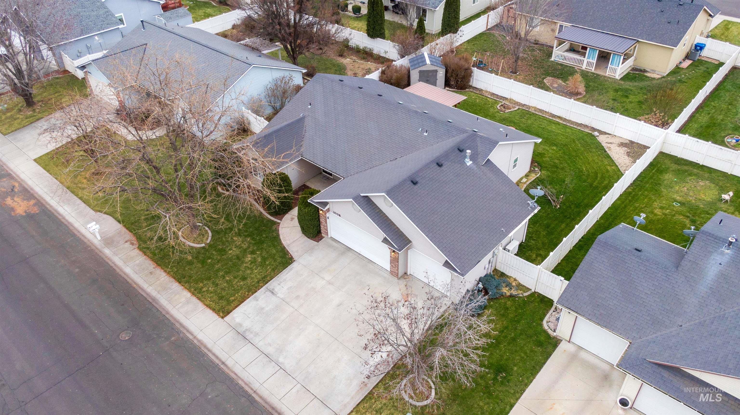 1008 Pintail St, Fruitland, Idaho 83619, 3 Bedrooms, 2 Bathrooms, Residential For Sale, Price $374,900,MLS 98972427