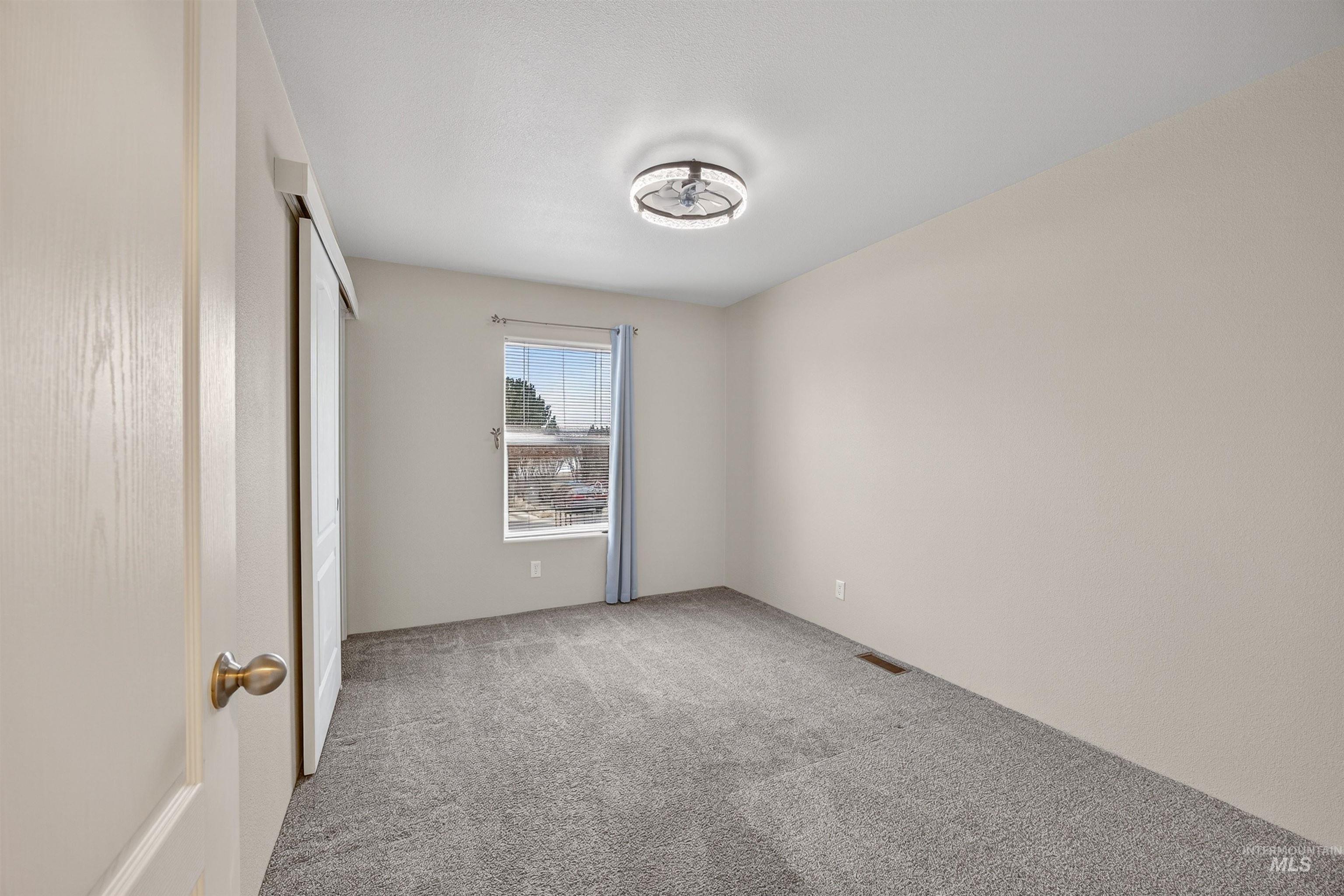 8218 Blue Ridge Ln, Boise, Idaho 83716, 3 Bedrooms, 2 Bathrooms, Residential For Sale, Price $199,900,MLS 98972430