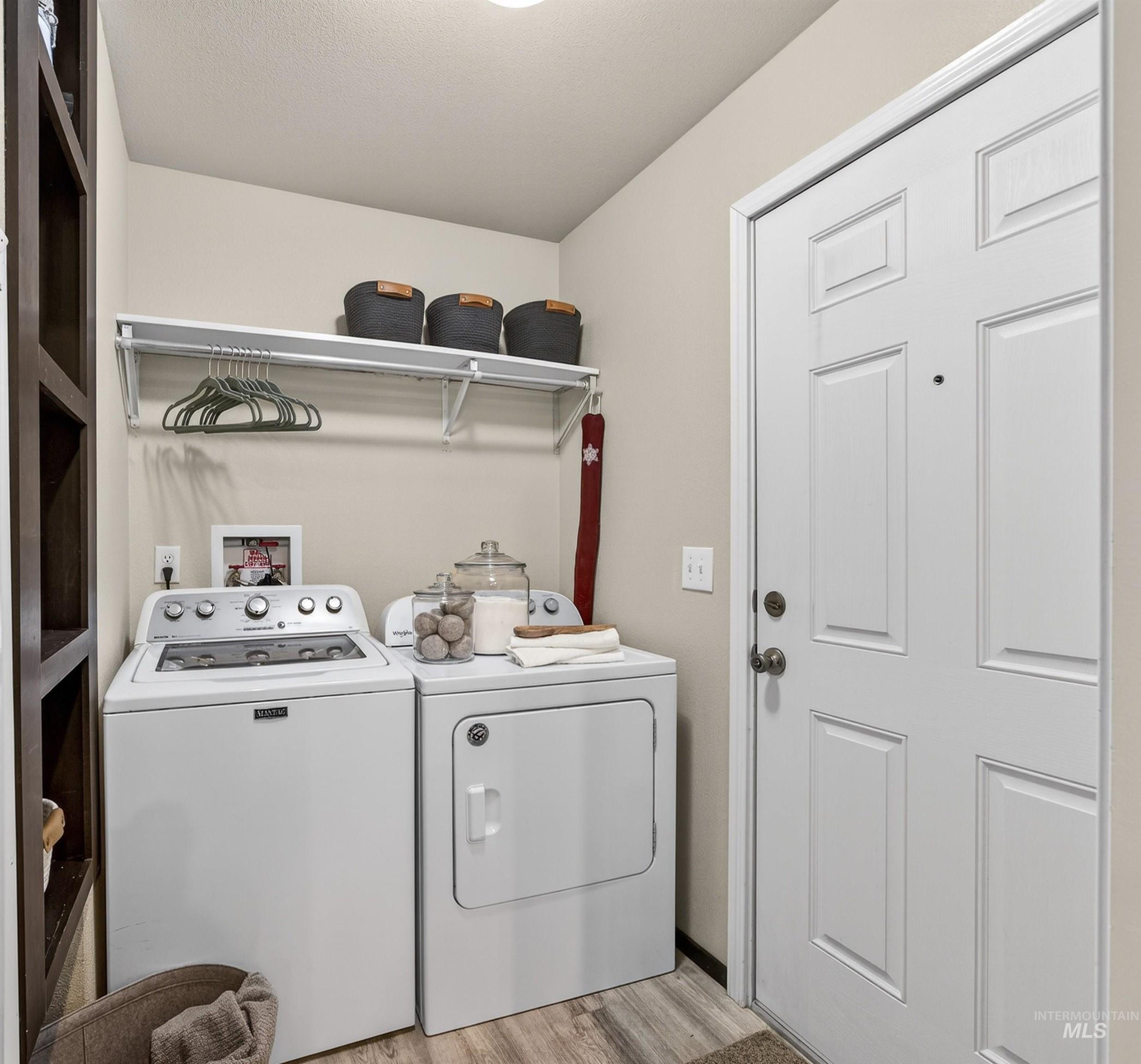 8218 Blue Ridge Ln, Boise, Idaho 83716, 3 Bedrooms, 2 Bathrooms, Residential For Sale, Price $199,900,MLS 98972430