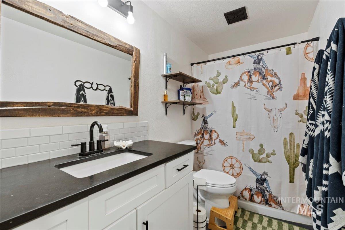 1105 E Roosevelt Ave, Nampa, Idaho 83686, 2 Bedrooms, 1 Bathroom, Residential For Sale, Price $305,000,MLS 98972432