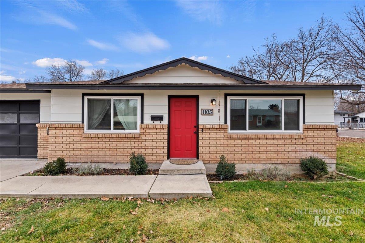 1105 E Roosevelt Ave, Nampa, Idaho 83686, 2 Bedrooms, 1 Bathroom, Residential For Sale, Price $305,000,MLS 98972432