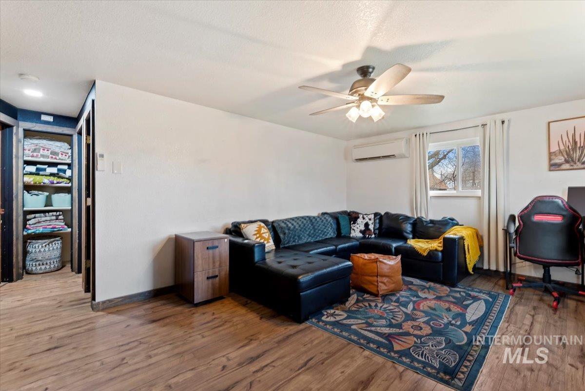 1105 E Roosevelt Ave, Nampa, Idaho 83686, 2 Bedrooms, 1 Bathroom, Residential For Sale, Price $305,000,MLS 98972432