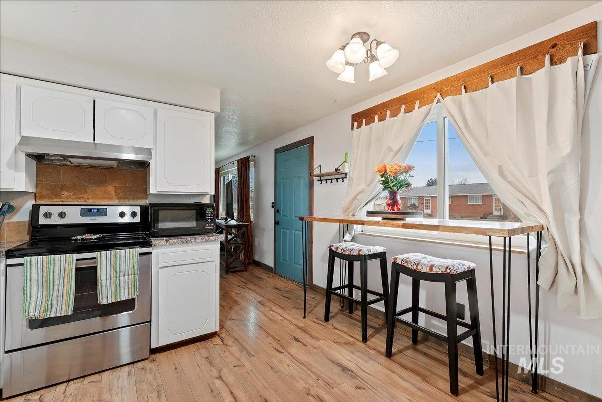 1105 E Roosevelt Ave, Nampa, Idaho 83686, 2 Bedrooms, 1 Bathroom, Residential For Sale, Price $305,000,MLS 98972432