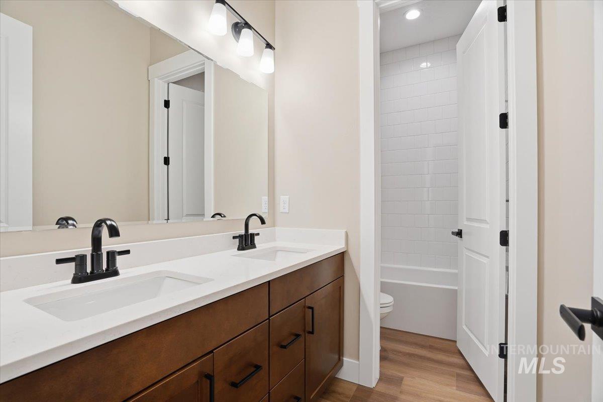 883 N Falling Water Way, Eagle, Idaho 83616, 3 Bedrooms, 2.5 Bathrooms, Residential For Sale, Price $804,990,MLS 98972436