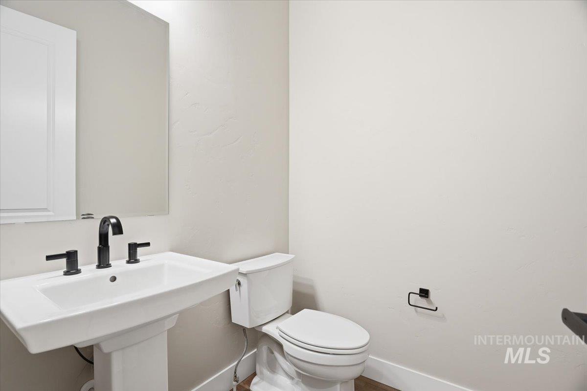 883 N Falling Water Way, Eagle, Idaho 83616, 3 Bedrooms, 2.5 Bathrooms, Residential For Sale, Price $804,990,MLS 98972436