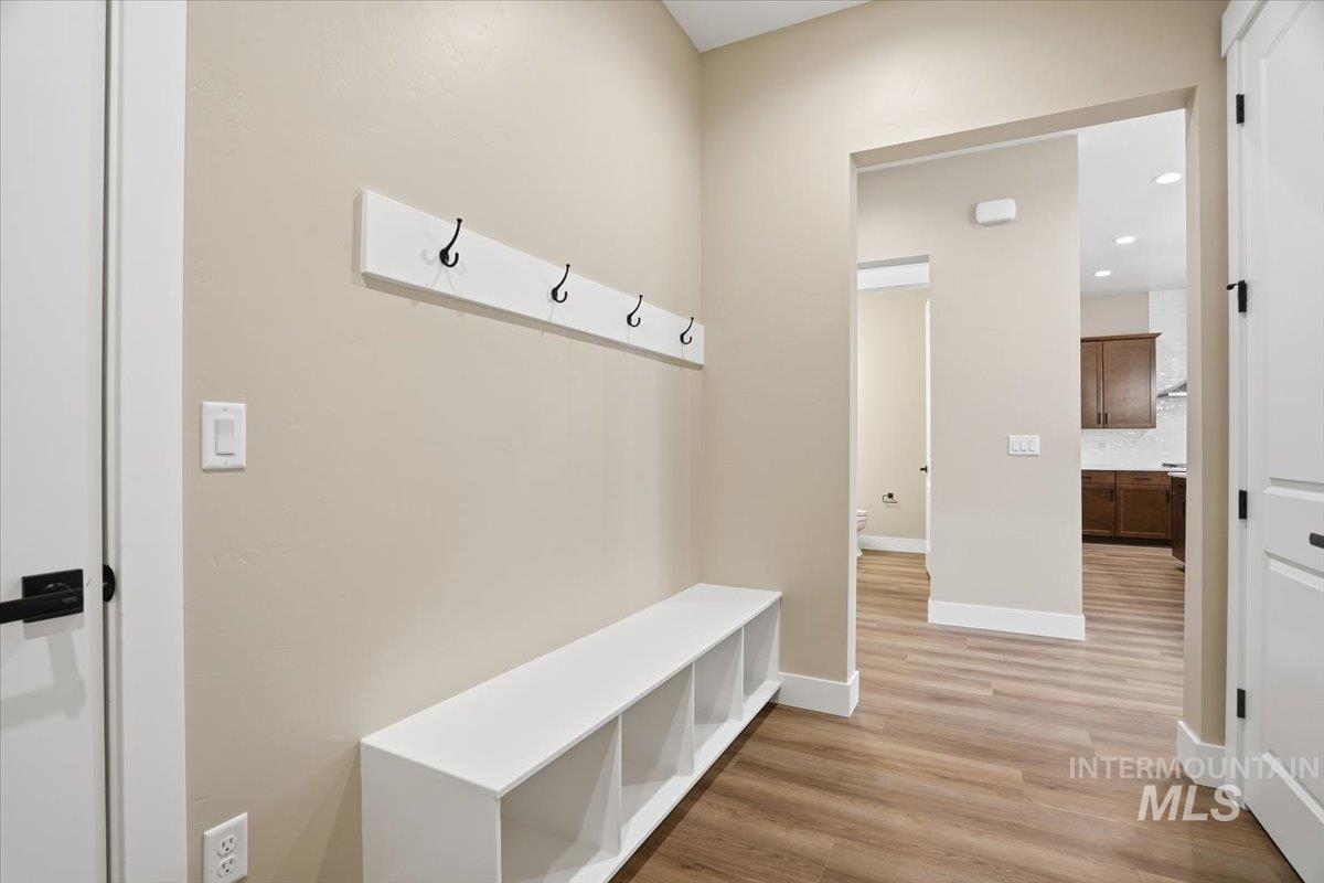 883 N Falling Water Way, Eagle, Idaho 83616, 3 Bedrooms, 2.5 Bathrooms, Residential For Sale, Price $804,990,MLS 98972436