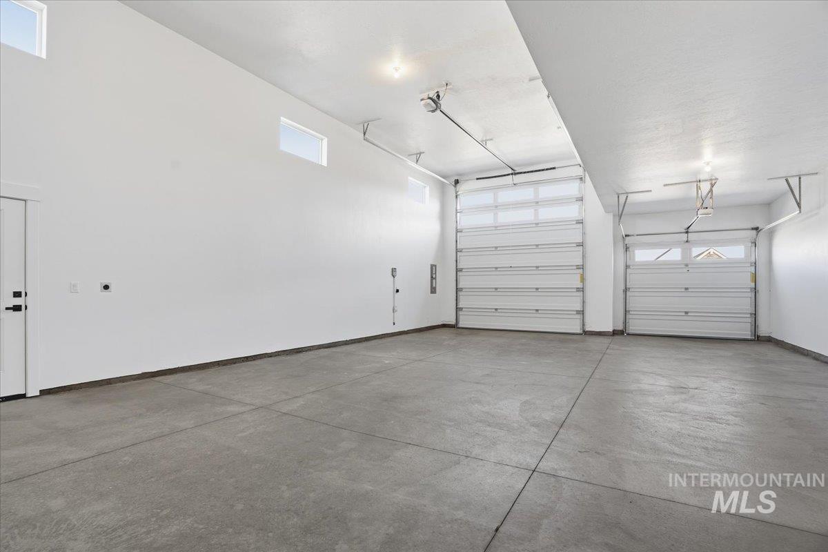 883 N Falling Water Way, Eagle, Idaho 83616, 3 Bedrooms, 2.5 Bathrooms, Residential For Sale, Price $804,990,MLS 98972436