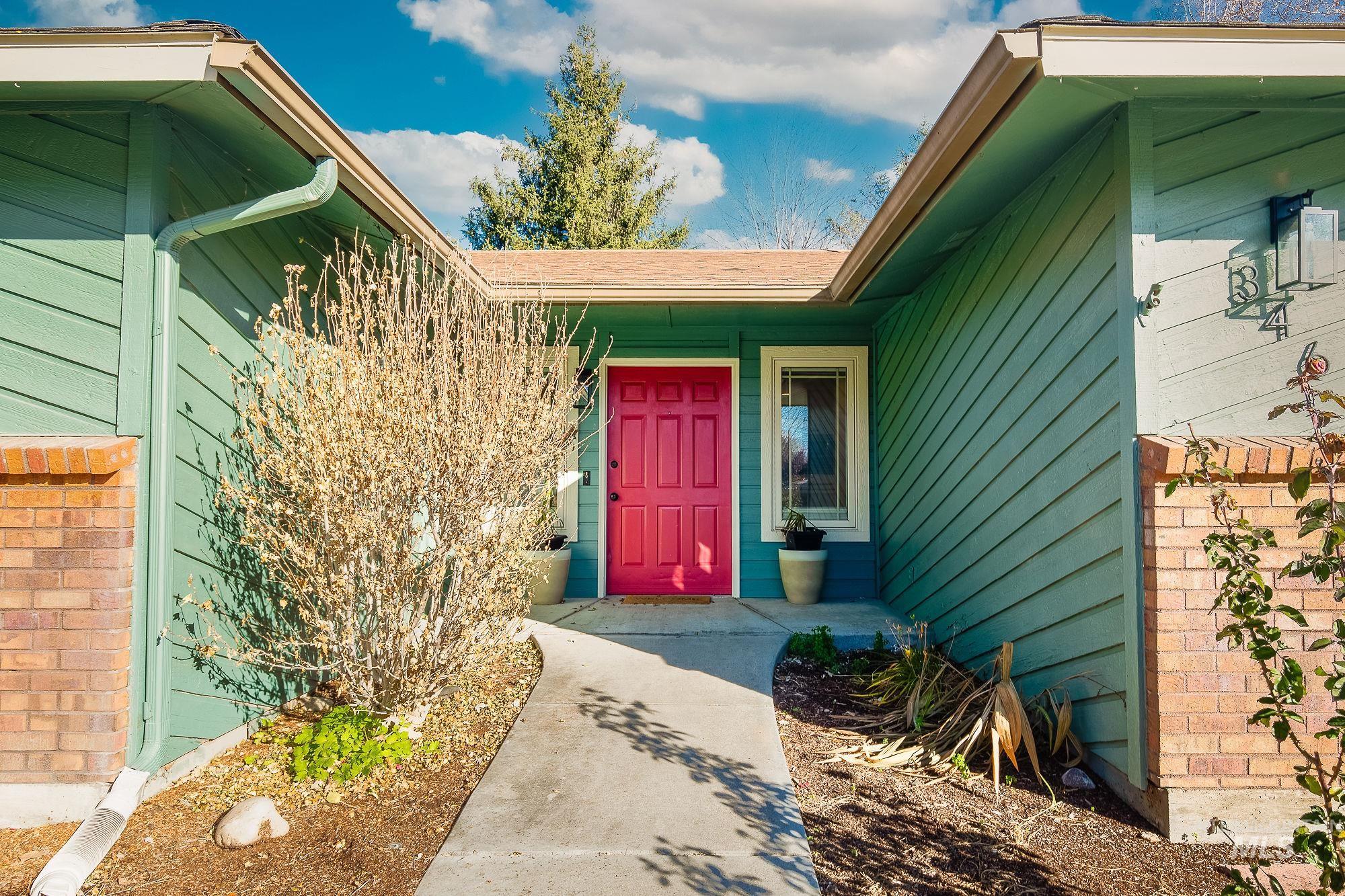 346 E Mission Dr, Eagle, Idaho 83616, 4 Bedrooms, 2 Bathrooms, Residential For Sale, Price $499,900,MLS 98972438