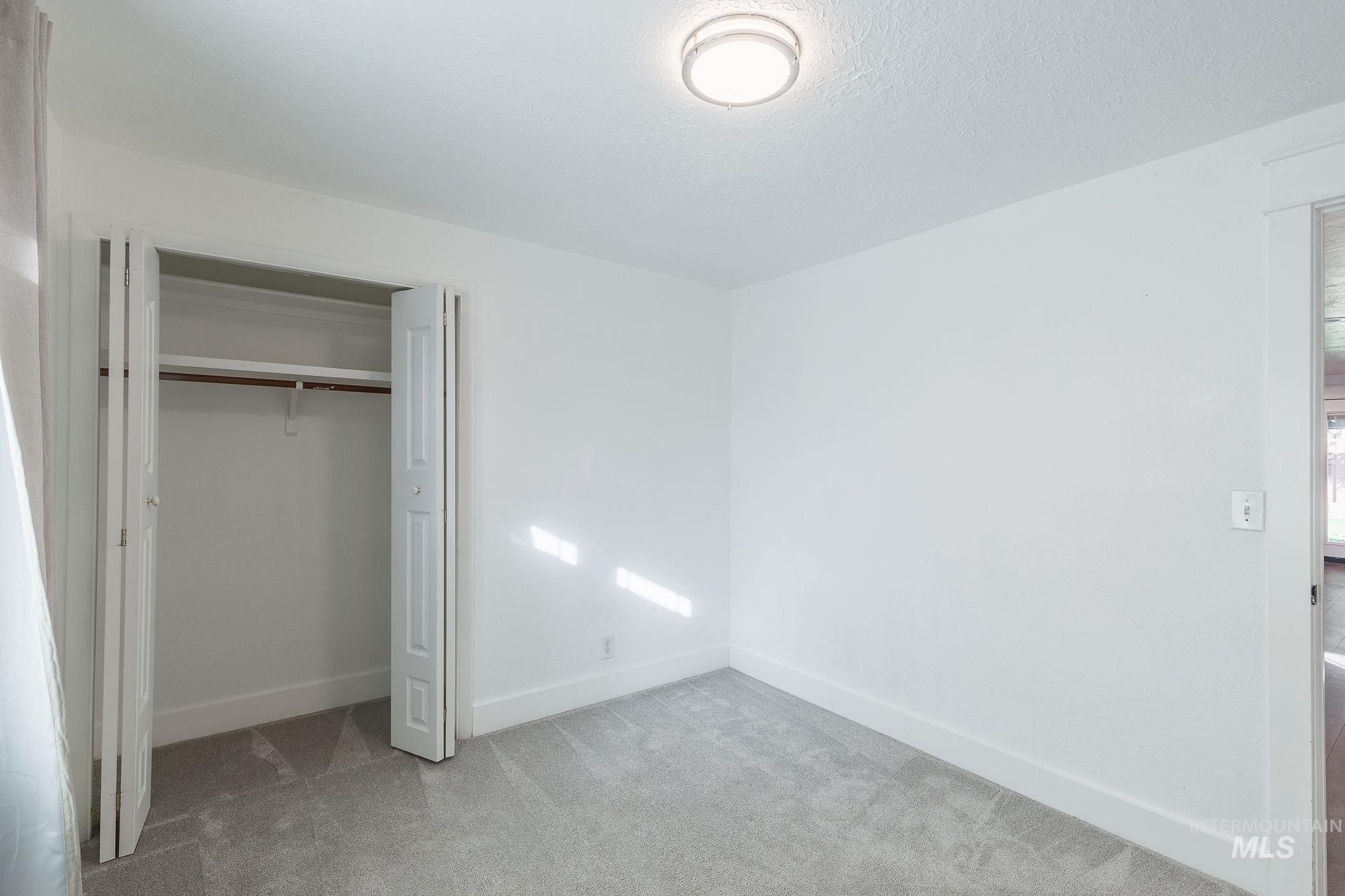 346 E Mission Dr, Eagle, Idaho 83616, 4 Bedrooms, 2 Bathrooms, Residential For Sale, Price $499,900,MLS 98972438