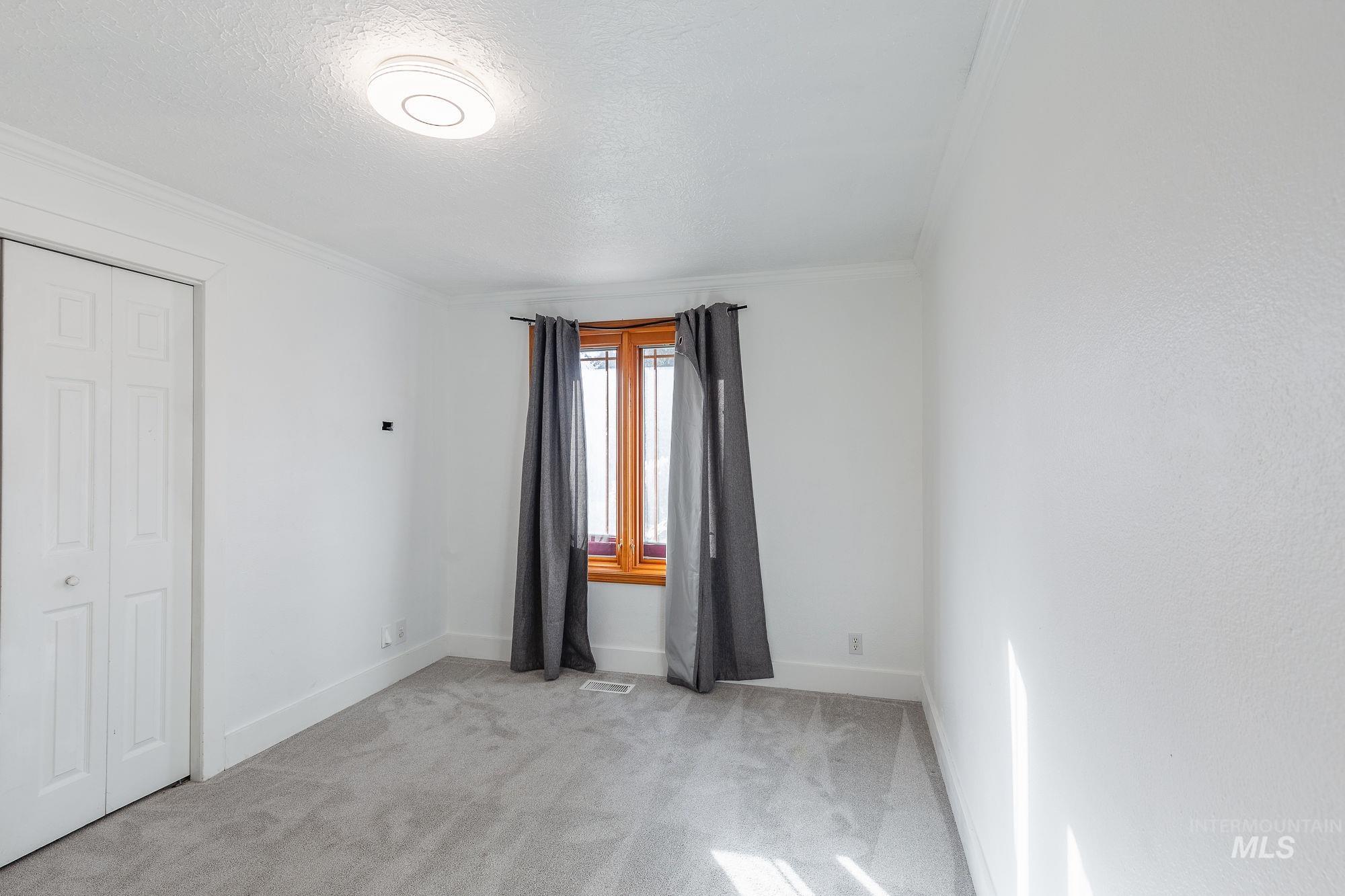 346 E Mission Dr, Eagle, Idaho 83616, 4 Bedrooms, 2 Bathrooms, Residential For Sale, Price $499,900,MLS 98972438