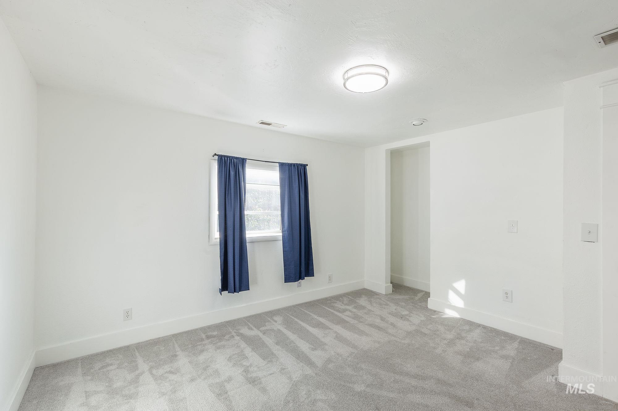 346 E Mission Dr, Eagle, Idaho 83616, 4 Bedrooms, 2 Bathrooms, Residential For Sale, Price $499,900,MLS 98972438