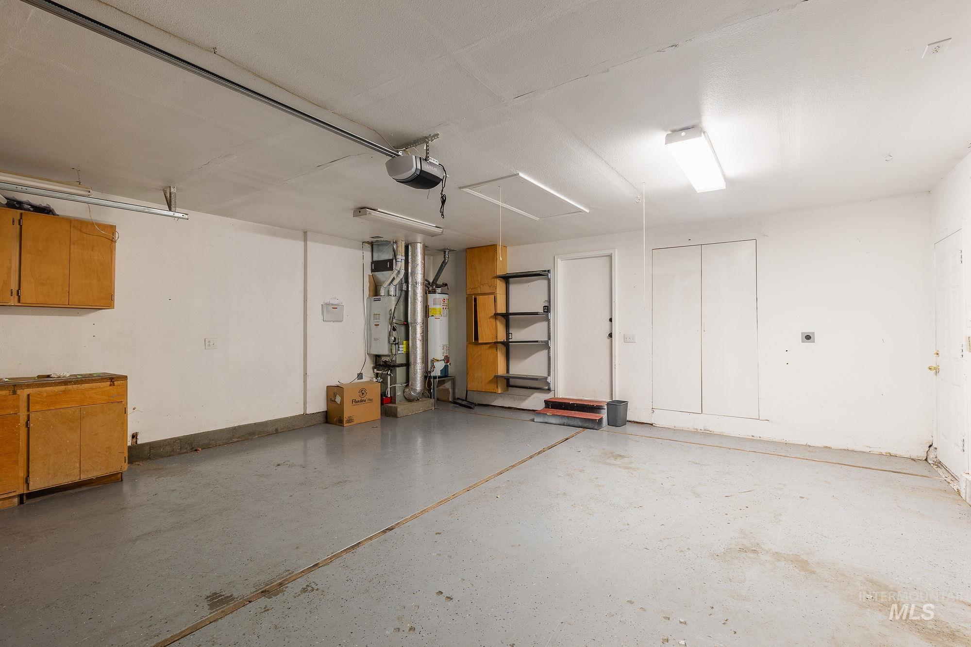 346 E Mission Dr, Eagle, Idaho 83616, 4 Bedrooms, 2 Bathrooms, Residential For Sale, Price $499,900,MLS 98972438