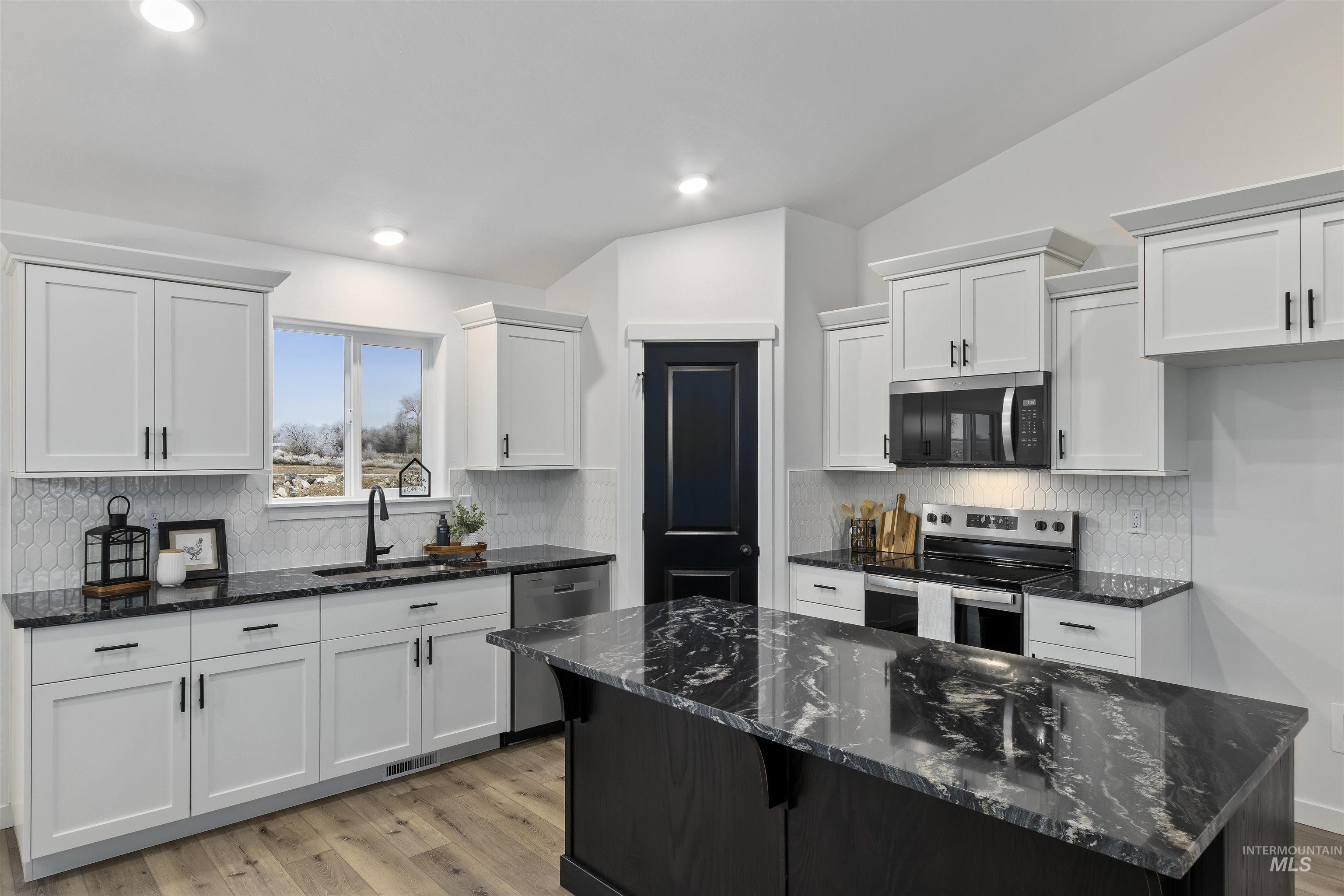 841 Waveland Avenue, Filer, Idaho 83328, 3 Bedrooms, 2 Bathrooms, Residential For Sale, Price $349,000,MLS 98972439