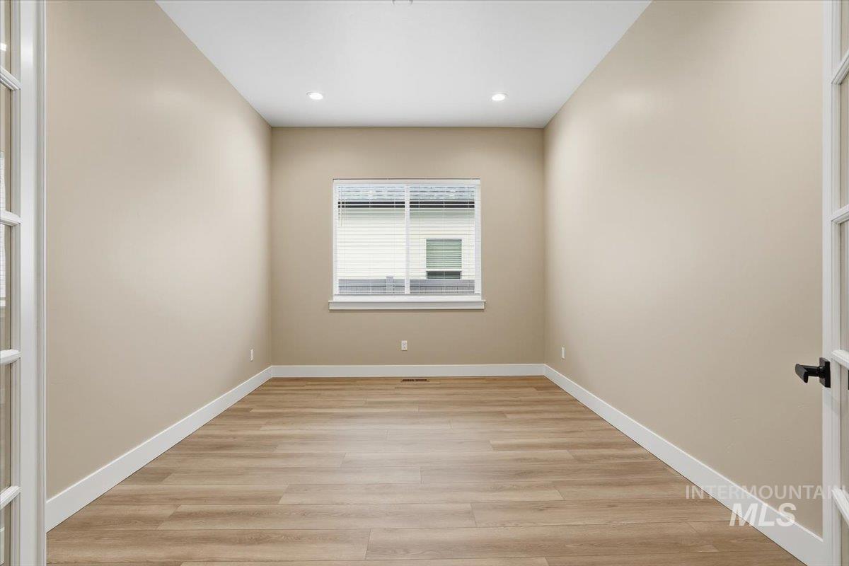 2378 N Kenora Ave, Star, Idaho 83669, 3 Bedrooms, 2.5 Bathrooms, Residential For Sale, Price $789,990,MLS 98972444