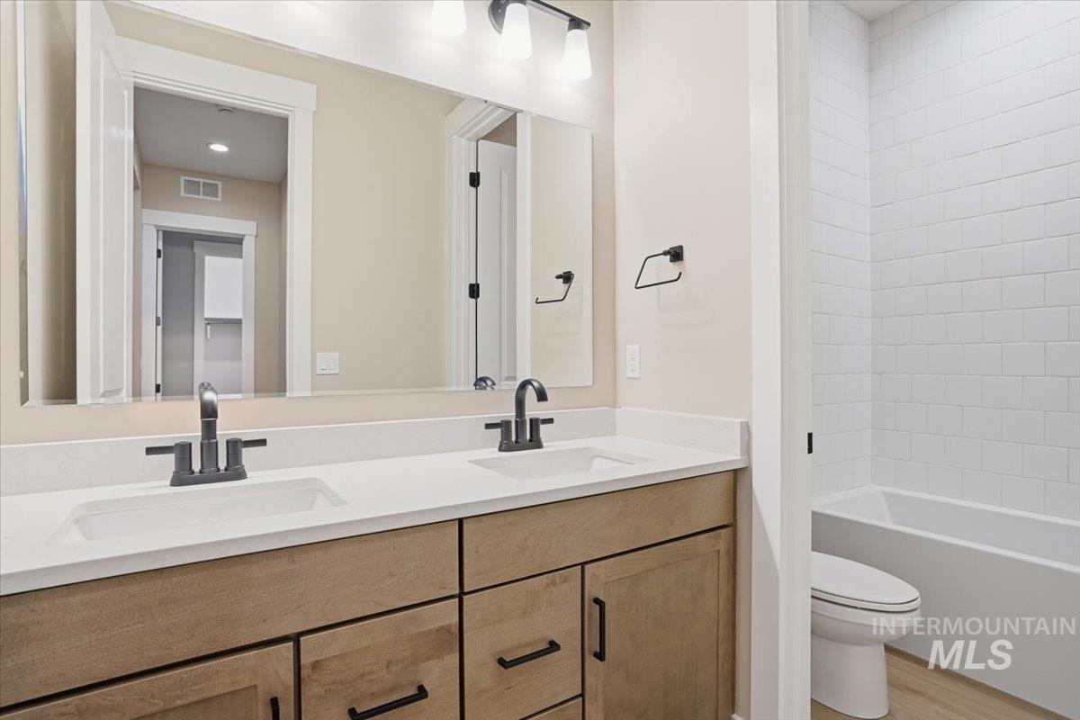 2378 N Kenora Ave, Star, Idaho 83669, 3 Bedrooms, 2.5 Bathrooms, Residential For Sale, Price $789,990,MLS 98972444