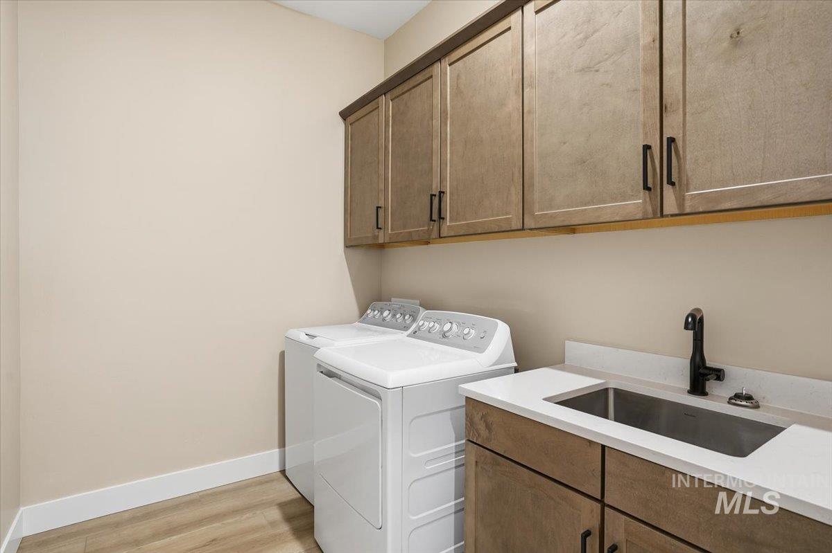 2378 N Kenora Ave, Star, Idaho 83669, 3 Bedrooms, 2.5 Bathrooms, Residential For Sale, Price $789,990,MLS 98972444