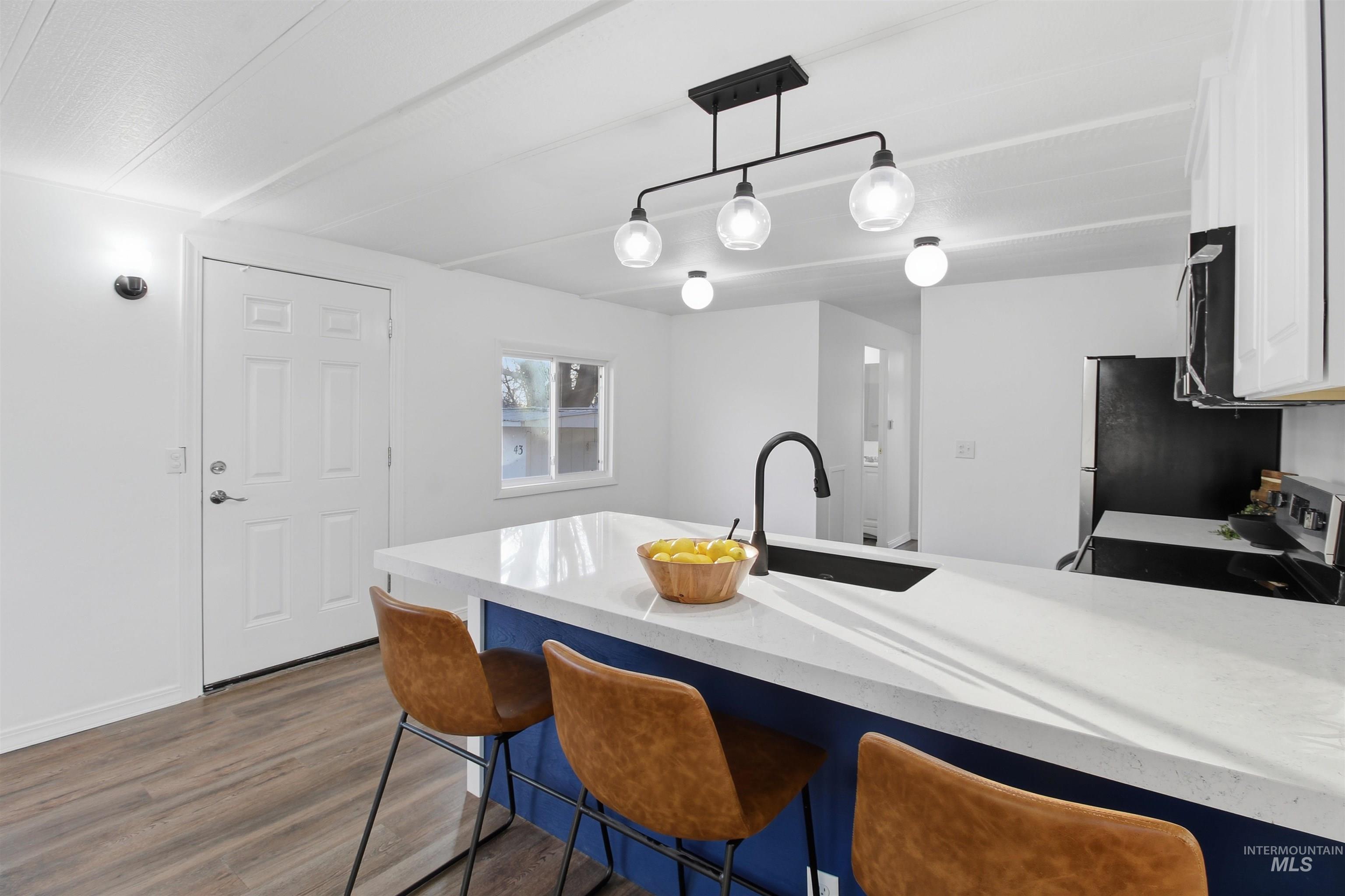 198 South Hills Road, Twin Falls, Idaho 83301, 2 Bedrooms, 1 Bathroom, Residential For Sale, Price $72,999,MLS 98972445