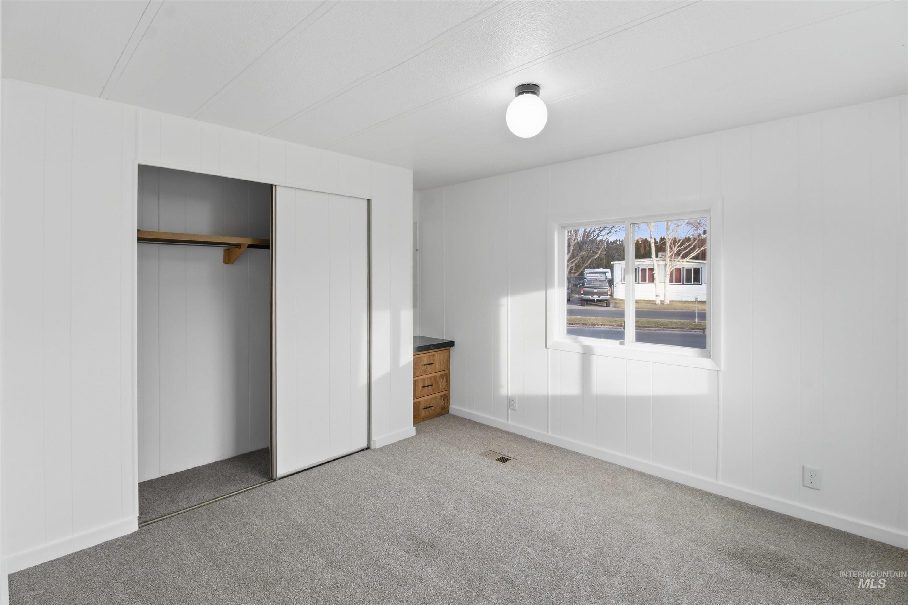 198 South Hills Road, Twin Falls, Idaho 83301, 2 Bedrooms, 1 Bathroom, Residential For Sale, Price $72,999,MLS 98972445