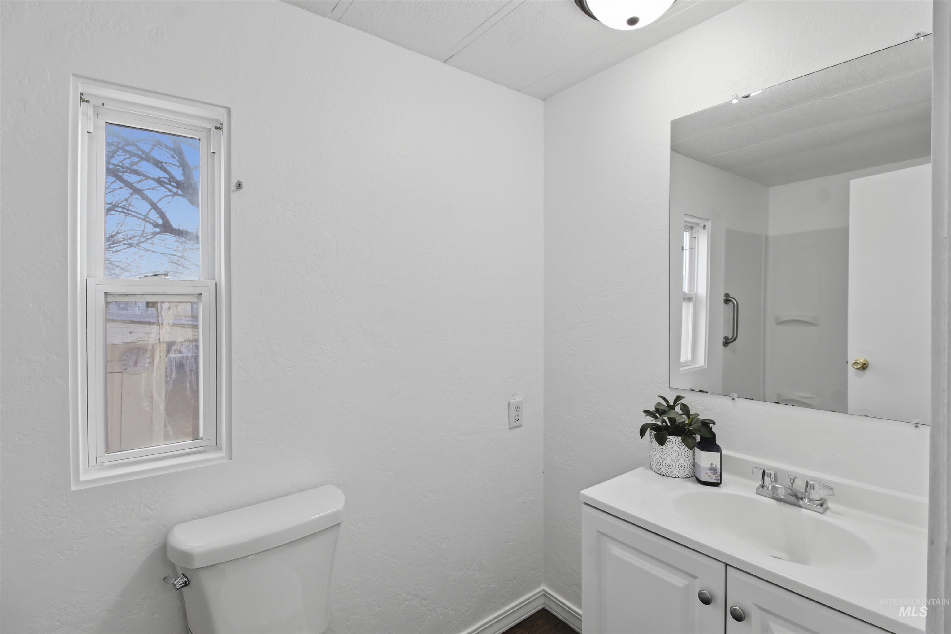 198 South Hills Road, Twin Falls, Idaho 83301, 2 Bedrooms, 1 Bathroom, Residential For Sale, Price $72,999,MLS 98972445