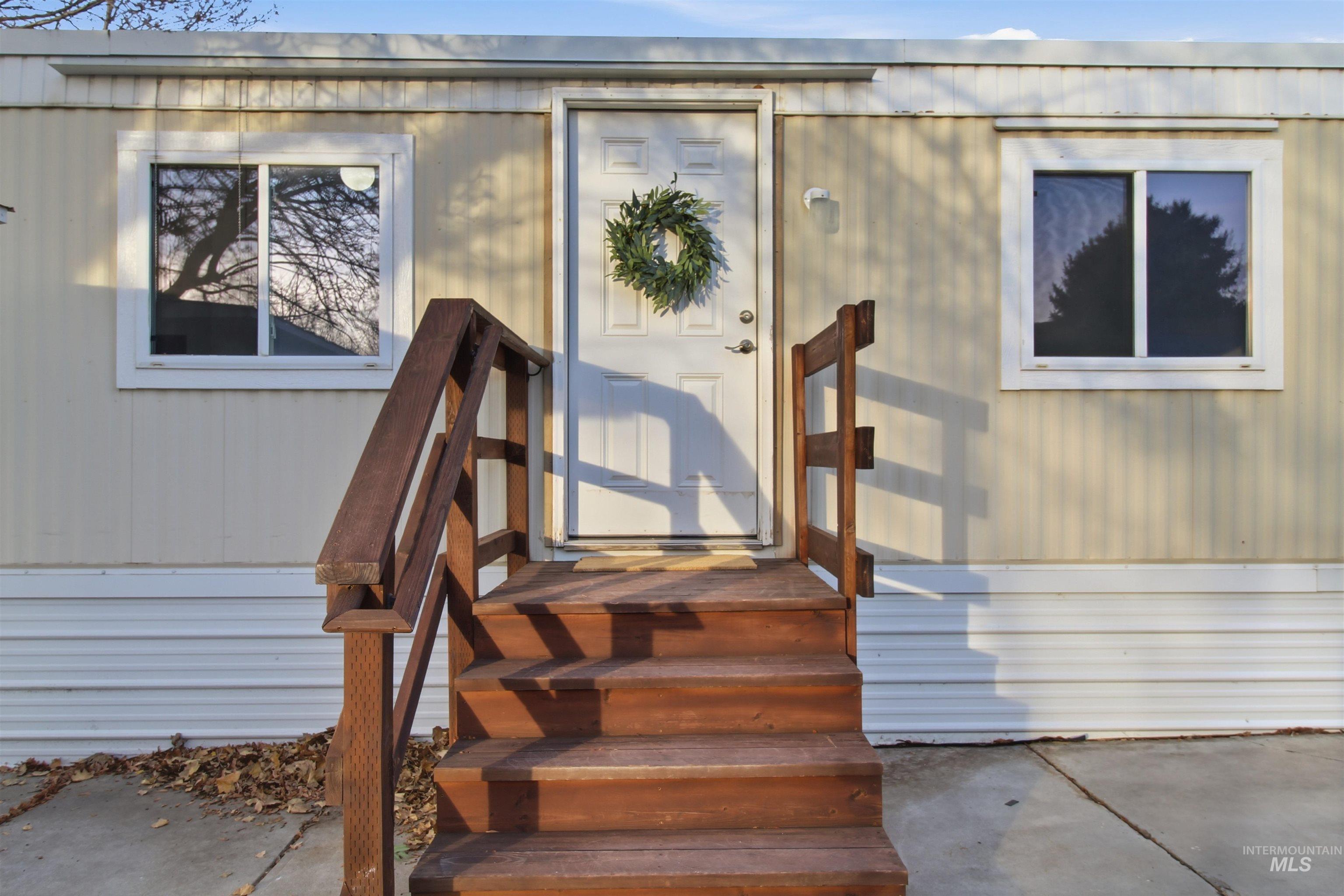 198 South Hills Road, Twin Falls, Idaho 83301, 2 Bedrooms, 1 Bathroom, Residential For Sale, Price $72,999,MLS 98972445