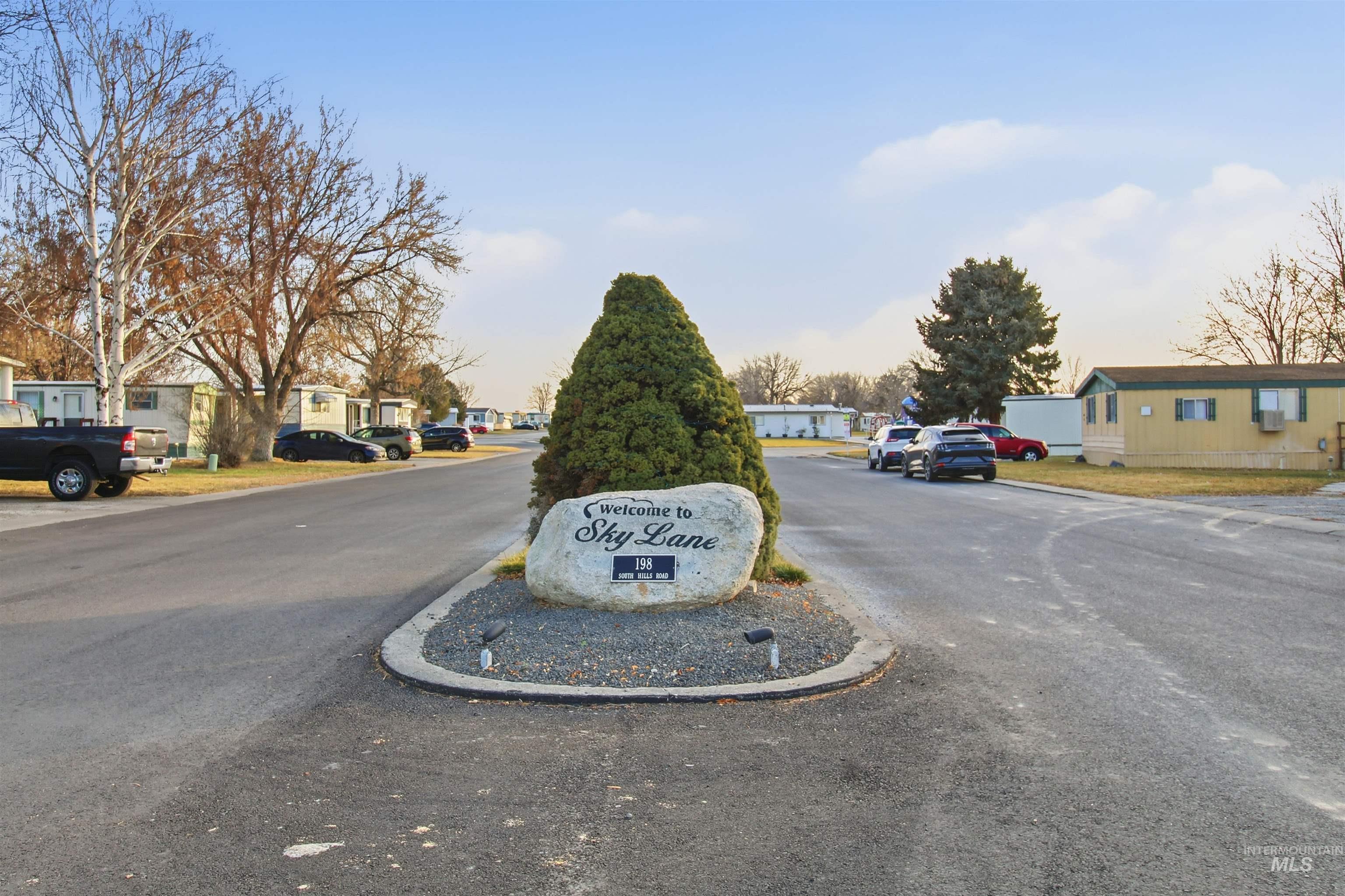 198 South Hills Road, Twin Falls, Idaho 83301, 2 Bedrooms, 1 Bathroom, Residential For Sale, Price $72,999,MLS 98972445