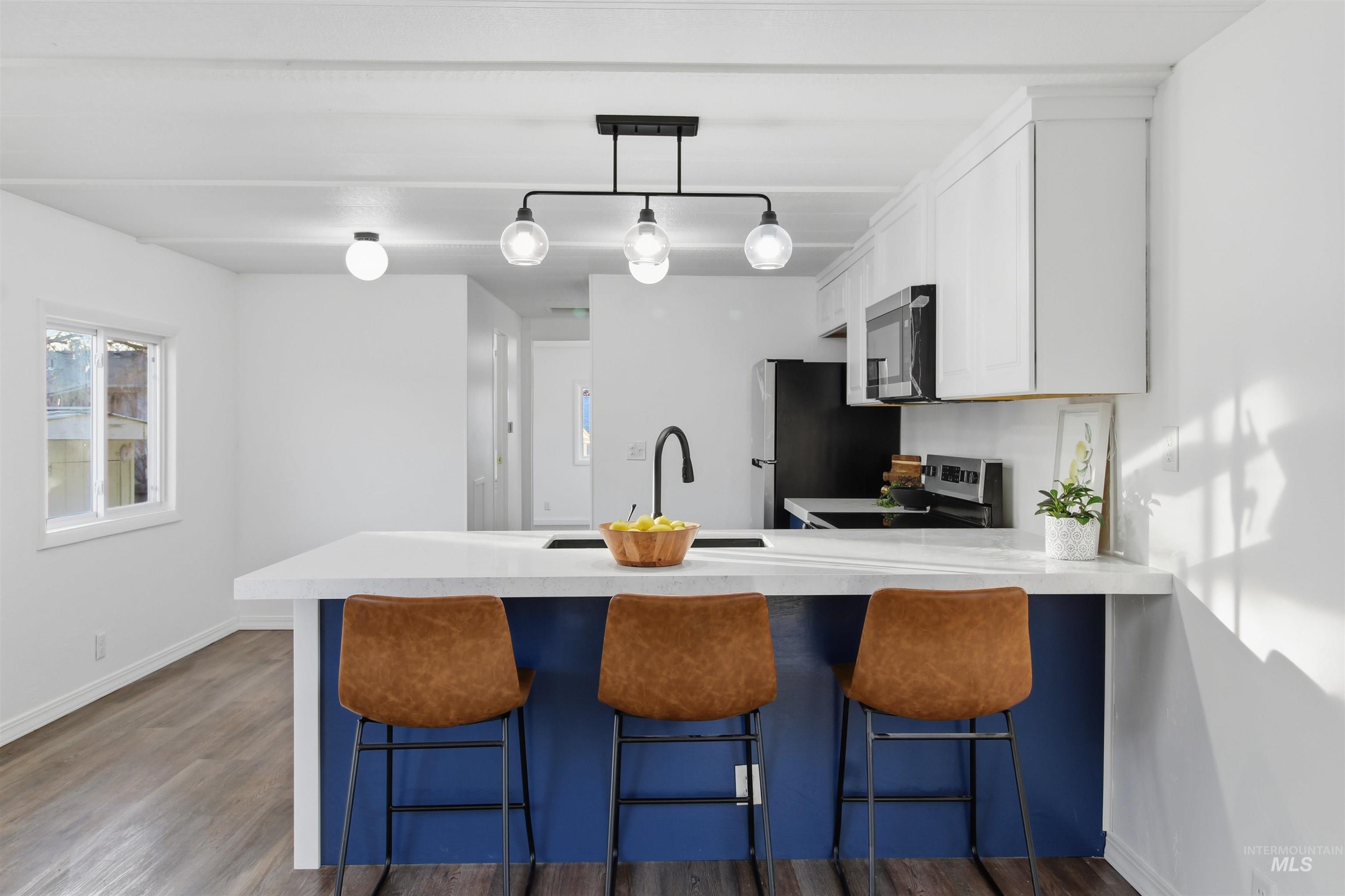 198 South Hills Road, Twin Falls, Idaho 83301, 2 Bedrooms, 1 Bathroom, Residential For Sale, Price $72,999,MLS 98972445