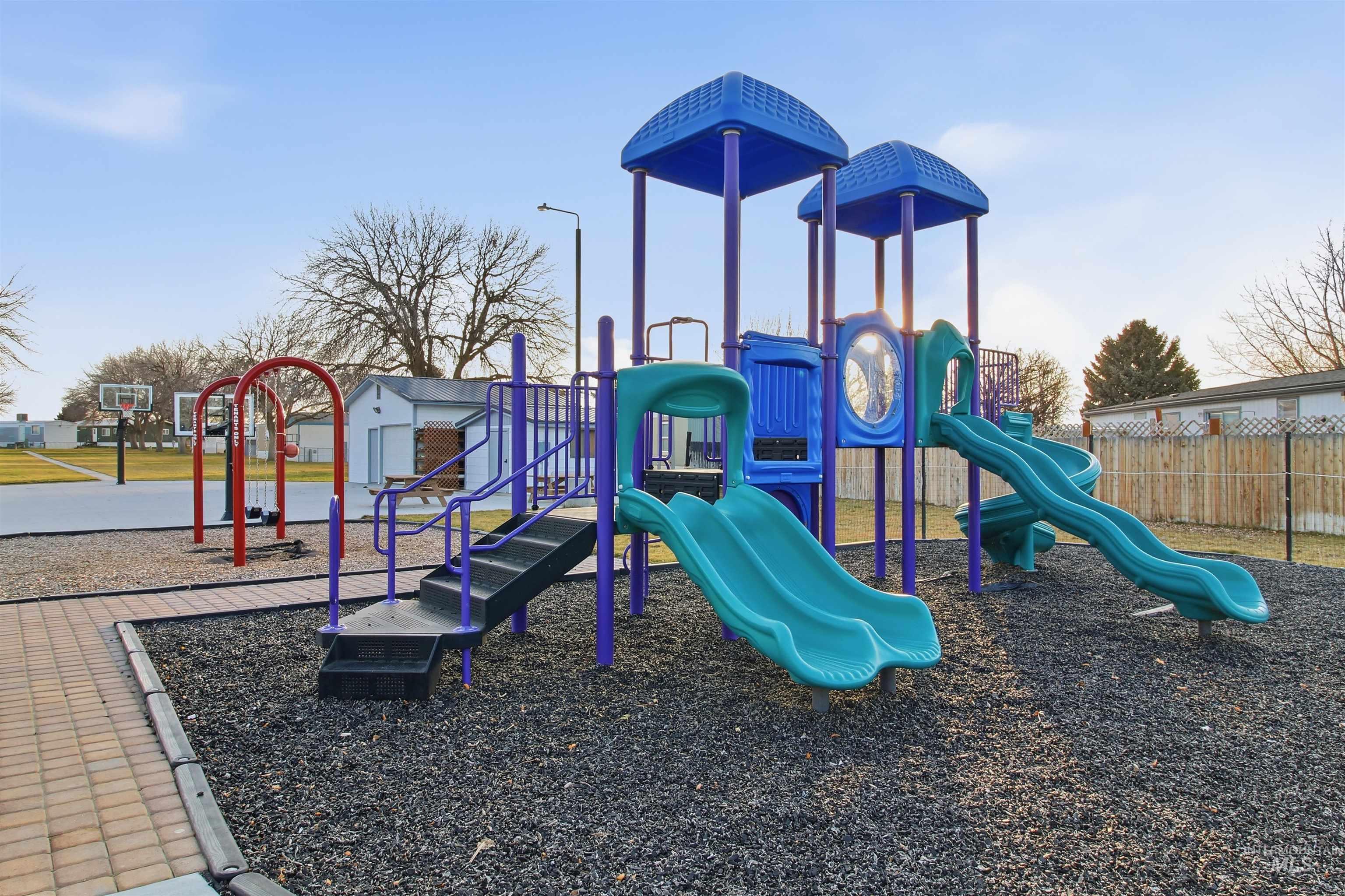 198 South Hills Road, Twin Falls, Idaho 83301, 2 Bedrooms, 1 Bathroom, Residential For Sale, Price $72,999,MLS 98972445