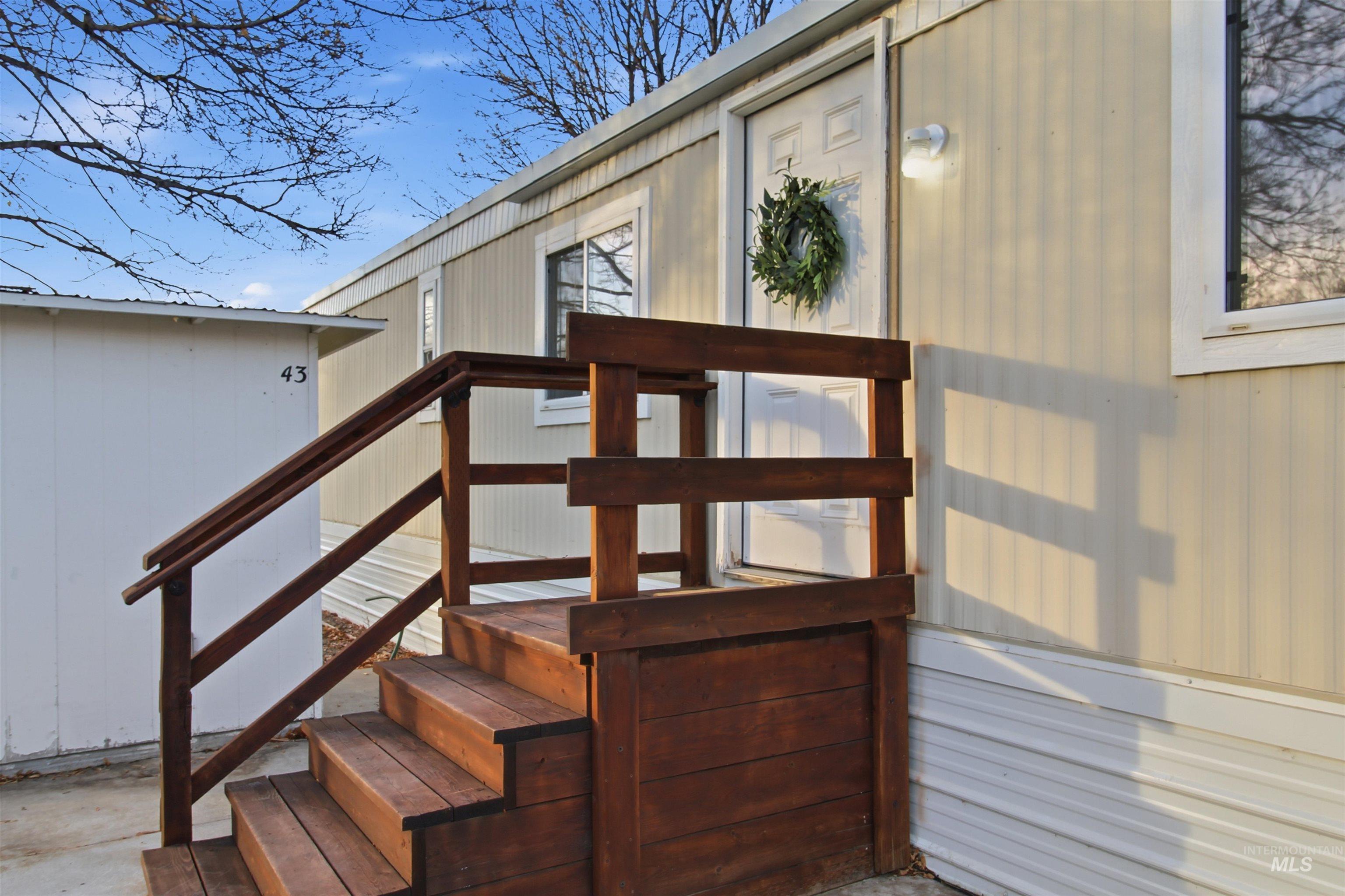 198 South Hills Road, Twin Falls, Idaho 83301, 2 Bedrooms, 1 Bathroom, Residential For Sale, Price $72,999,MLS 98972445