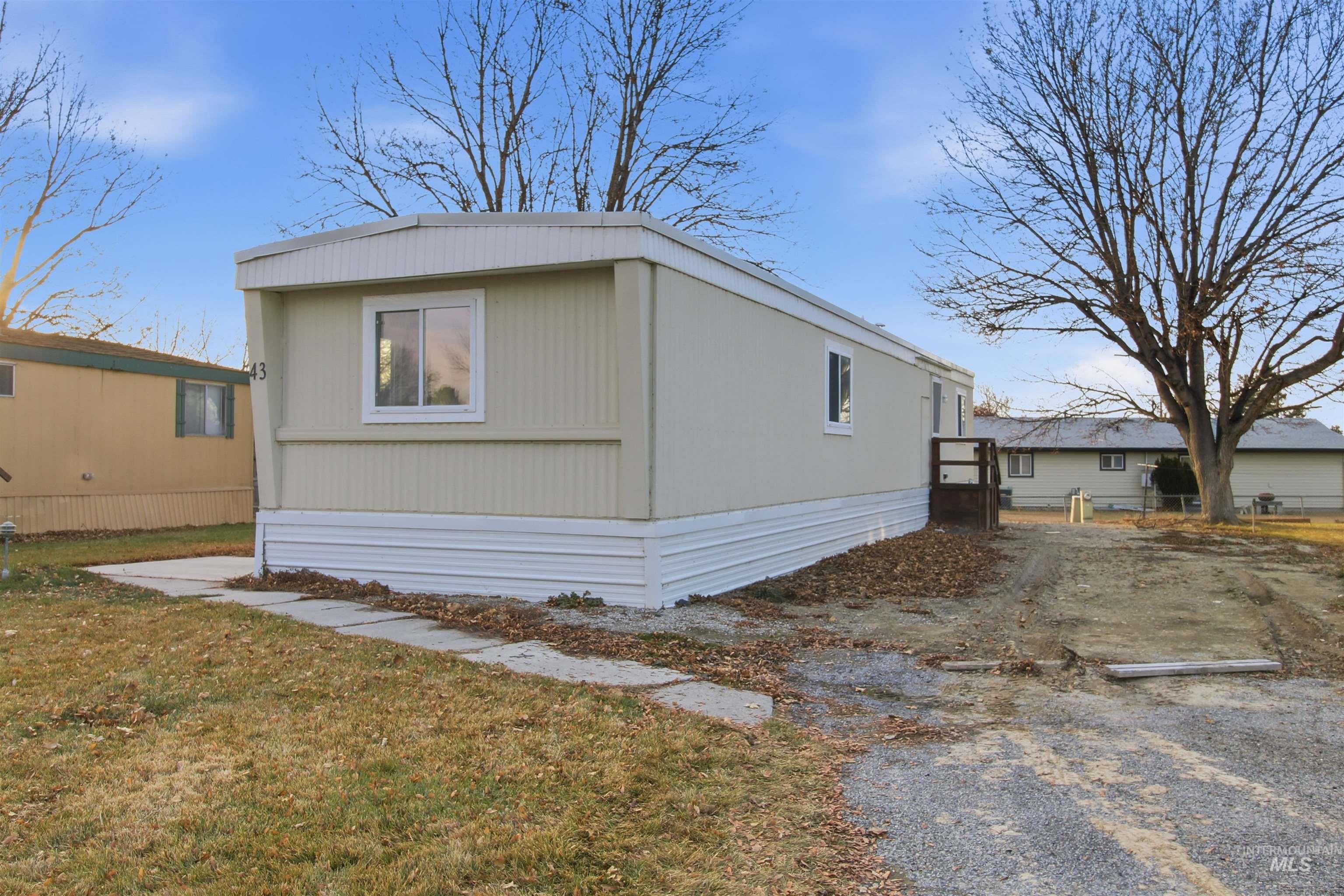 198 South Hills Road, Twin Falls, Idaho 83301, 2 Bedrooms, 1 Bathroom, Residential For Sale, Price $72,999,MLS 98972445