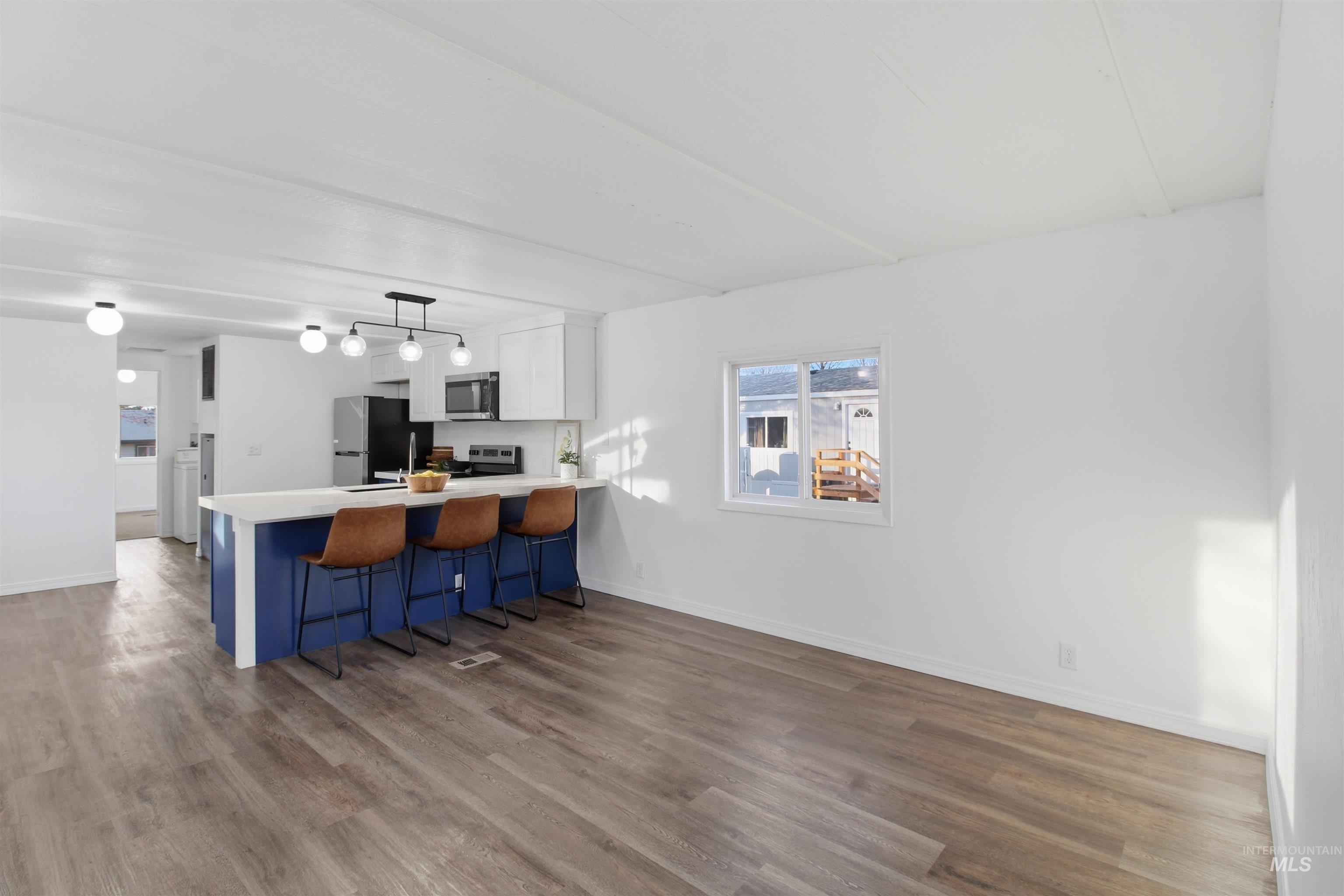 198 South Hills Road, Twin Falls, Idaho 83301, 2 Bedrooms, 1 Bathroom, Residential For Sale, Price $72,999,MLS 98972445