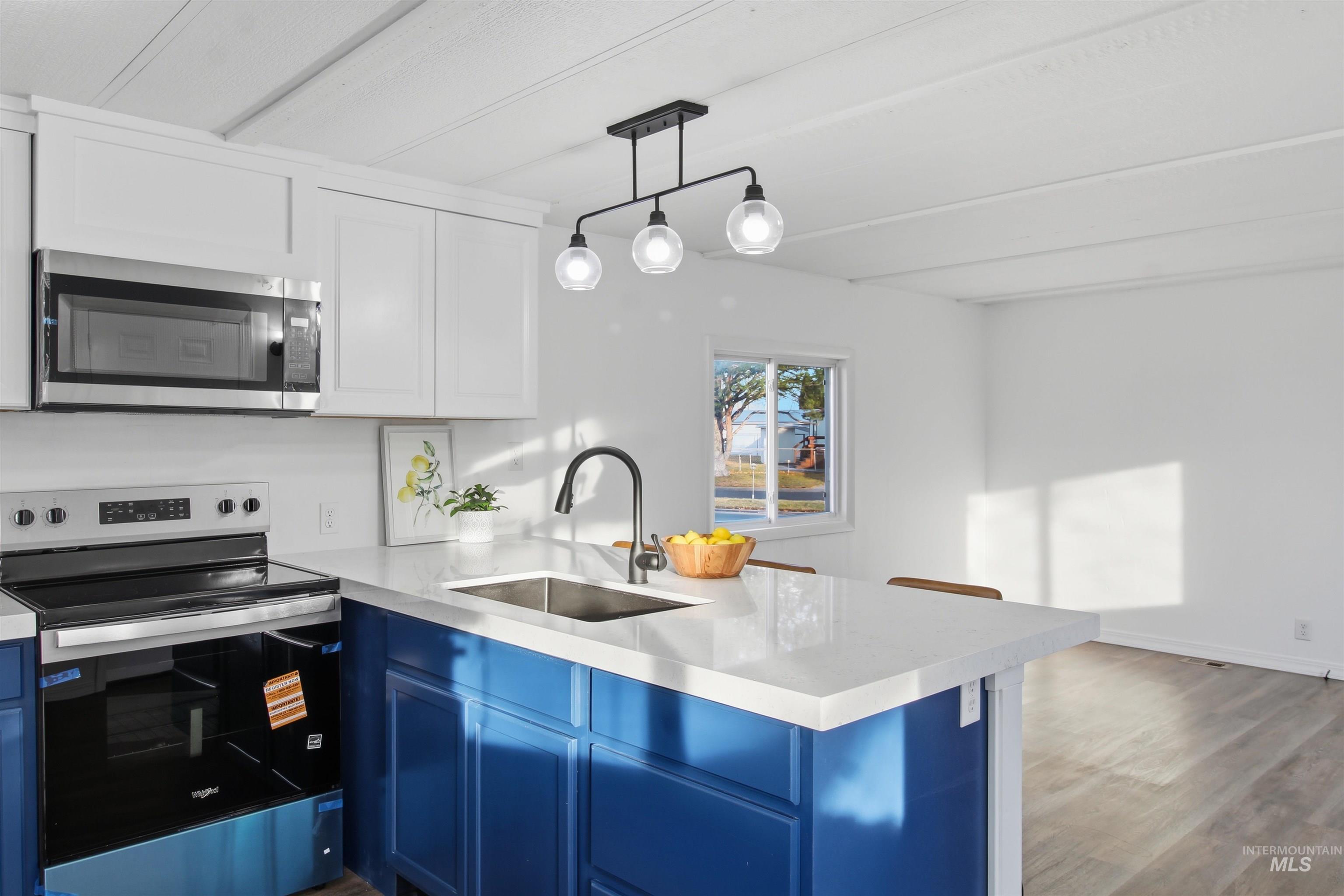 198 South Hills Road, Twin Falls, Idaho 83301, 2 Bedrooms, 1 Bathroom, Residential For Sale, Price $72,999,MLS 98972445